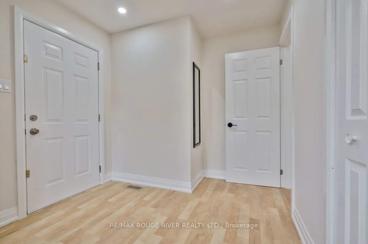 333 Mary Street W