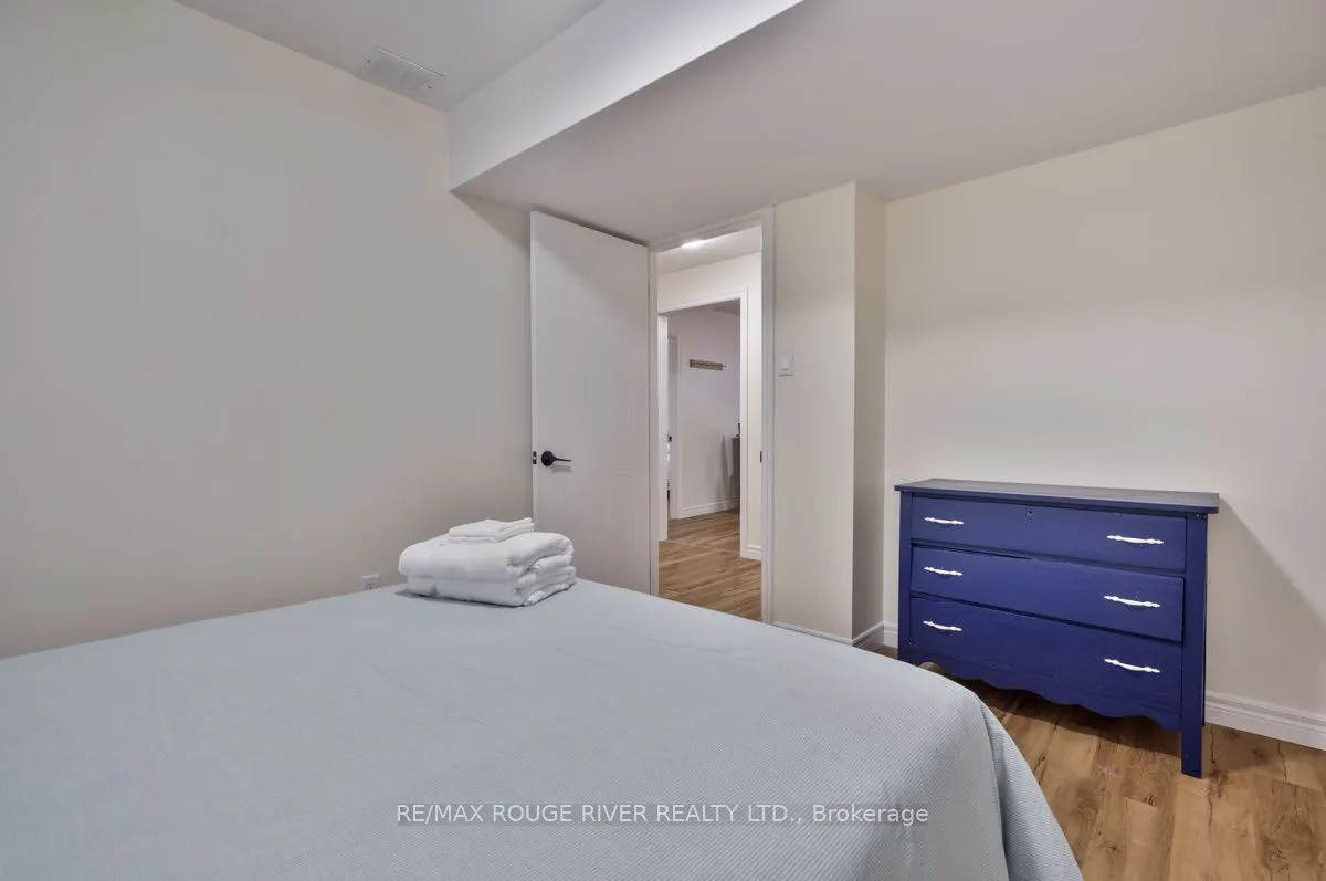 333 Mary Street W