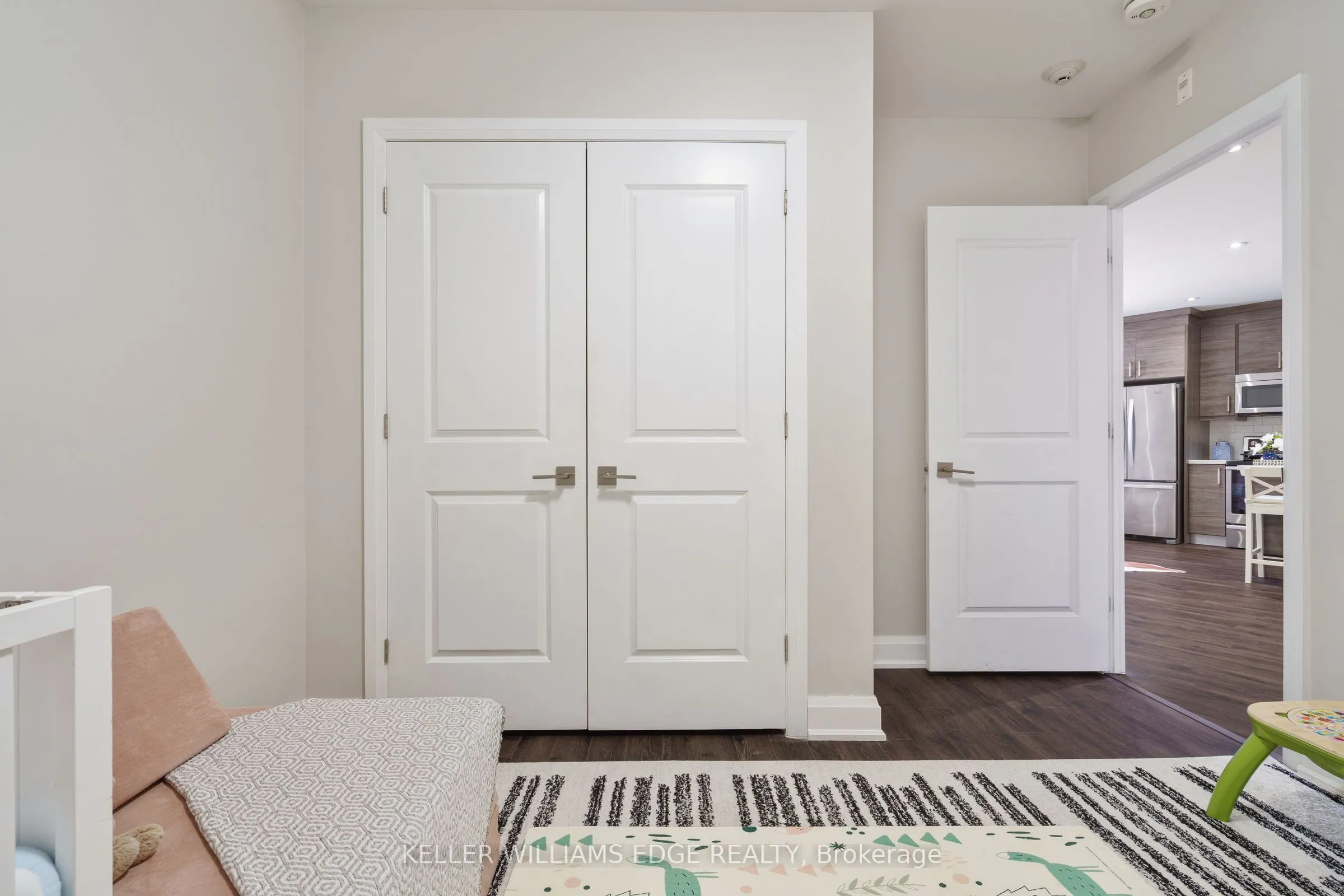 2 King Street W, #208