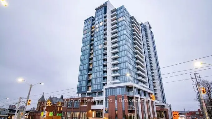 15 Wellington Street N, #714