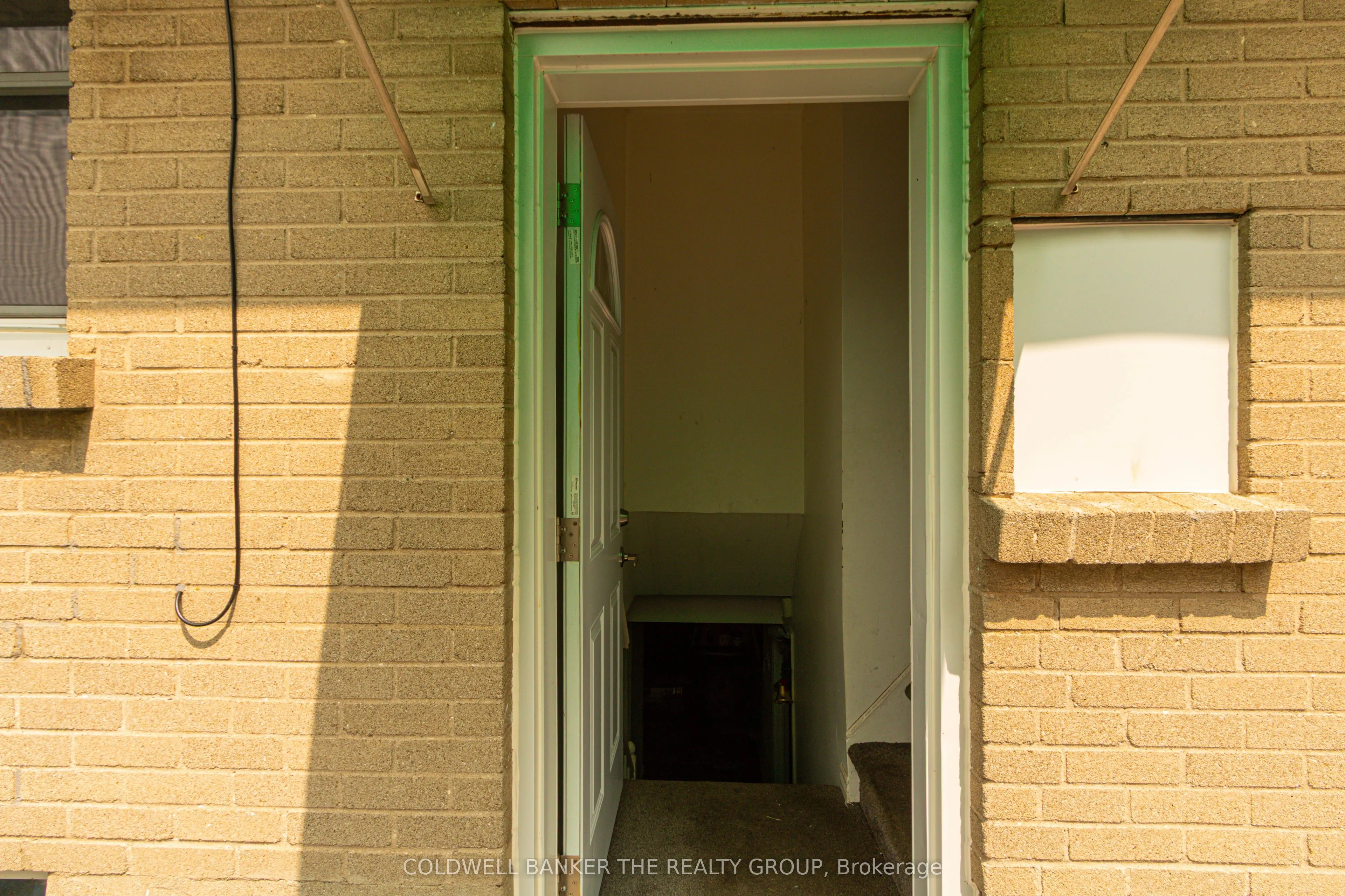 221 STARLIGHT Avenue