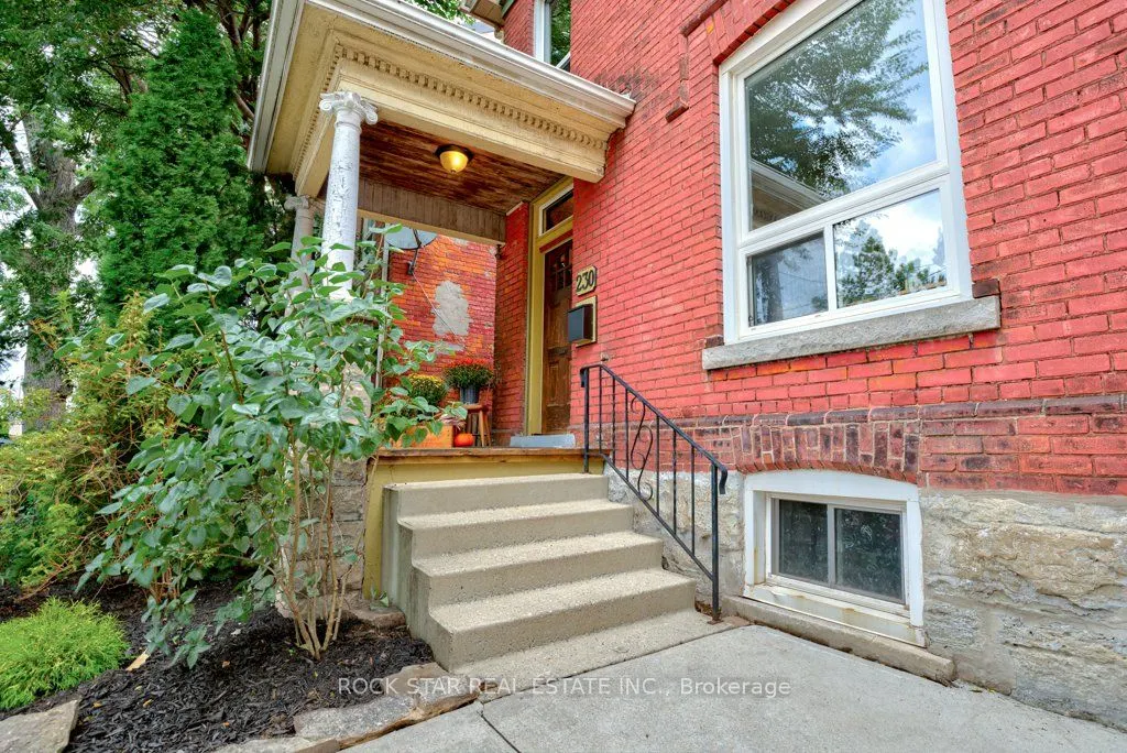 230 Mary Street