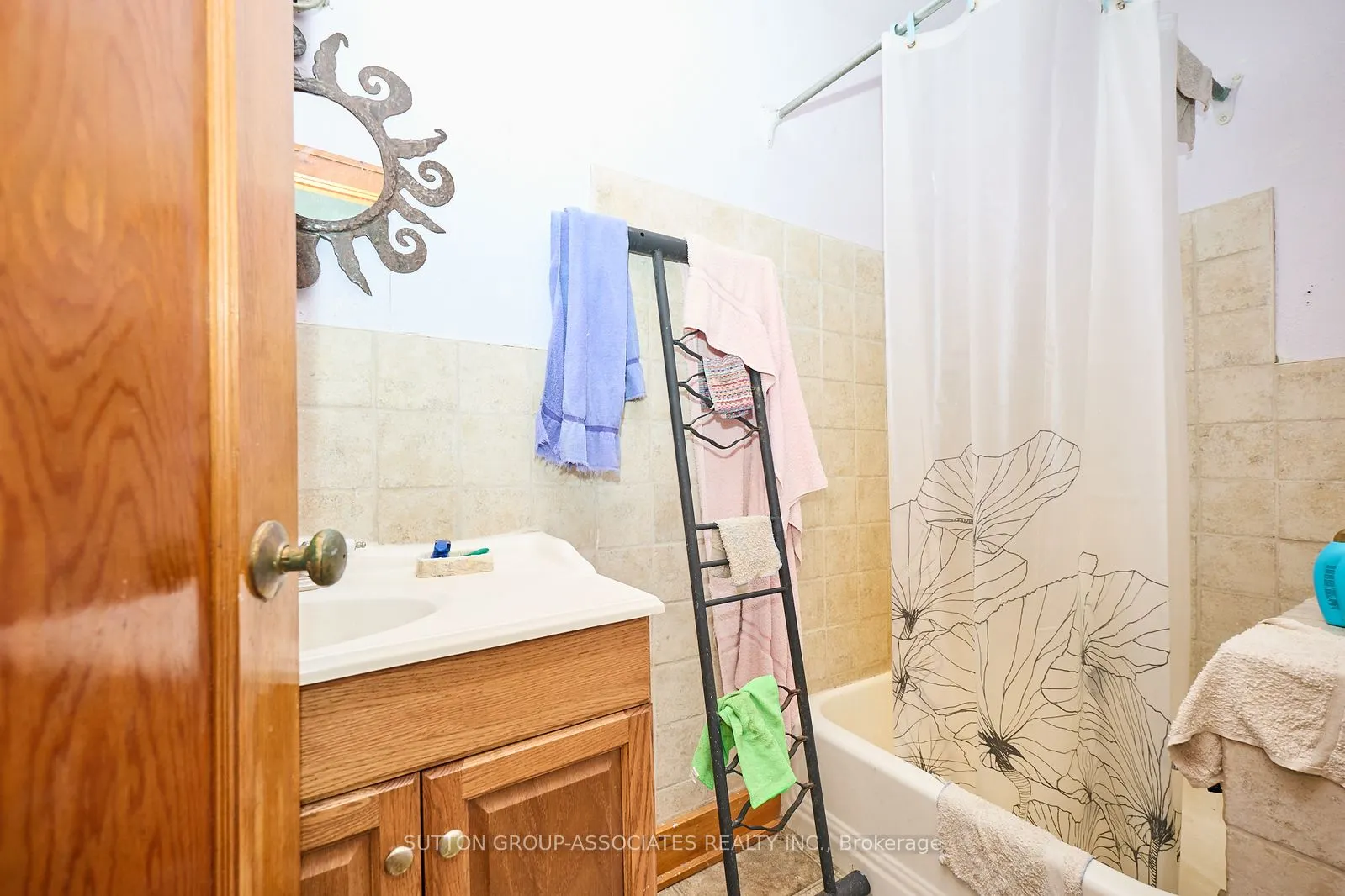 10427 Lakeshore Road