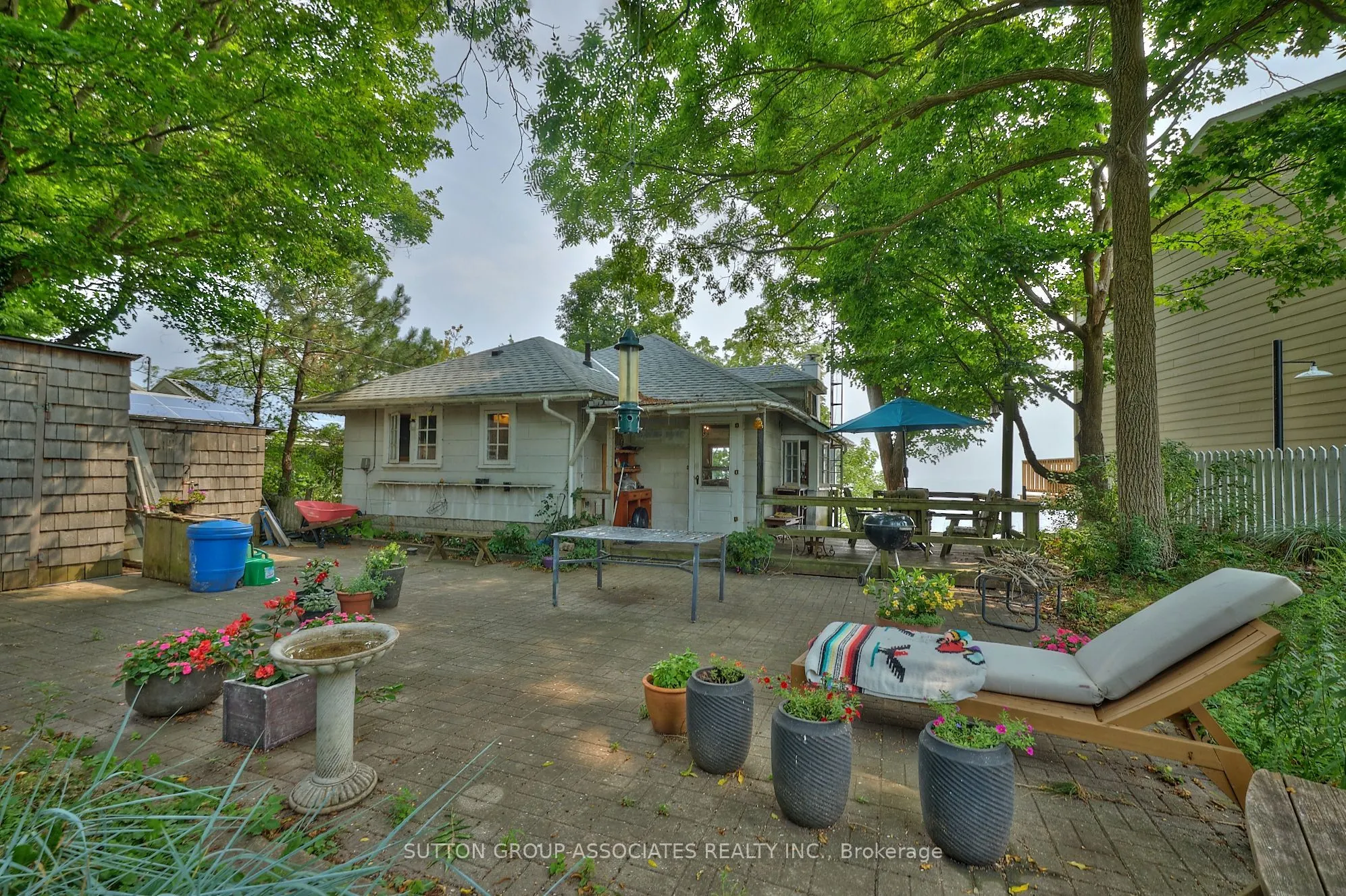 10427 Lakeshore Road