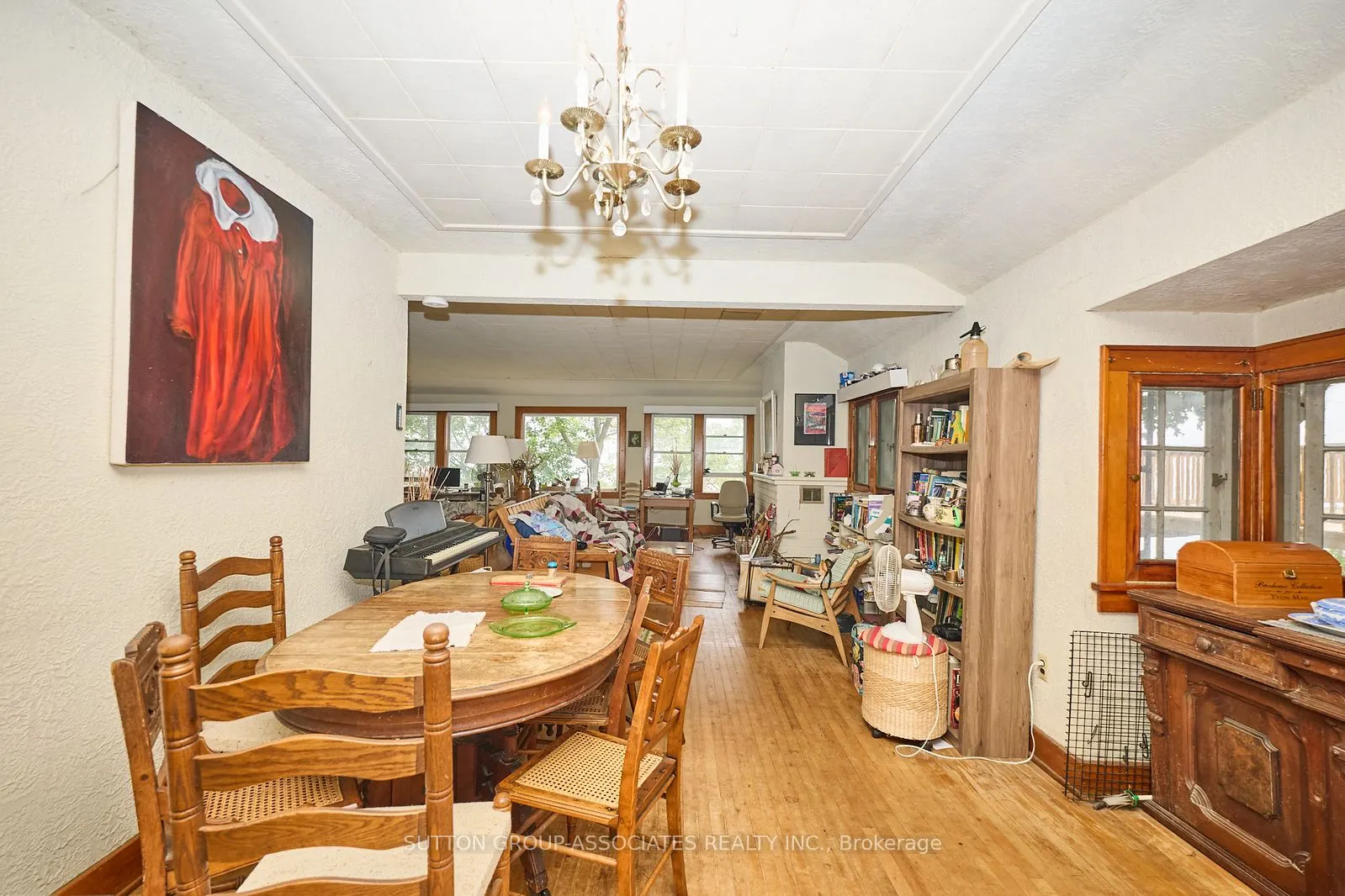 10427 Lakeshore Road