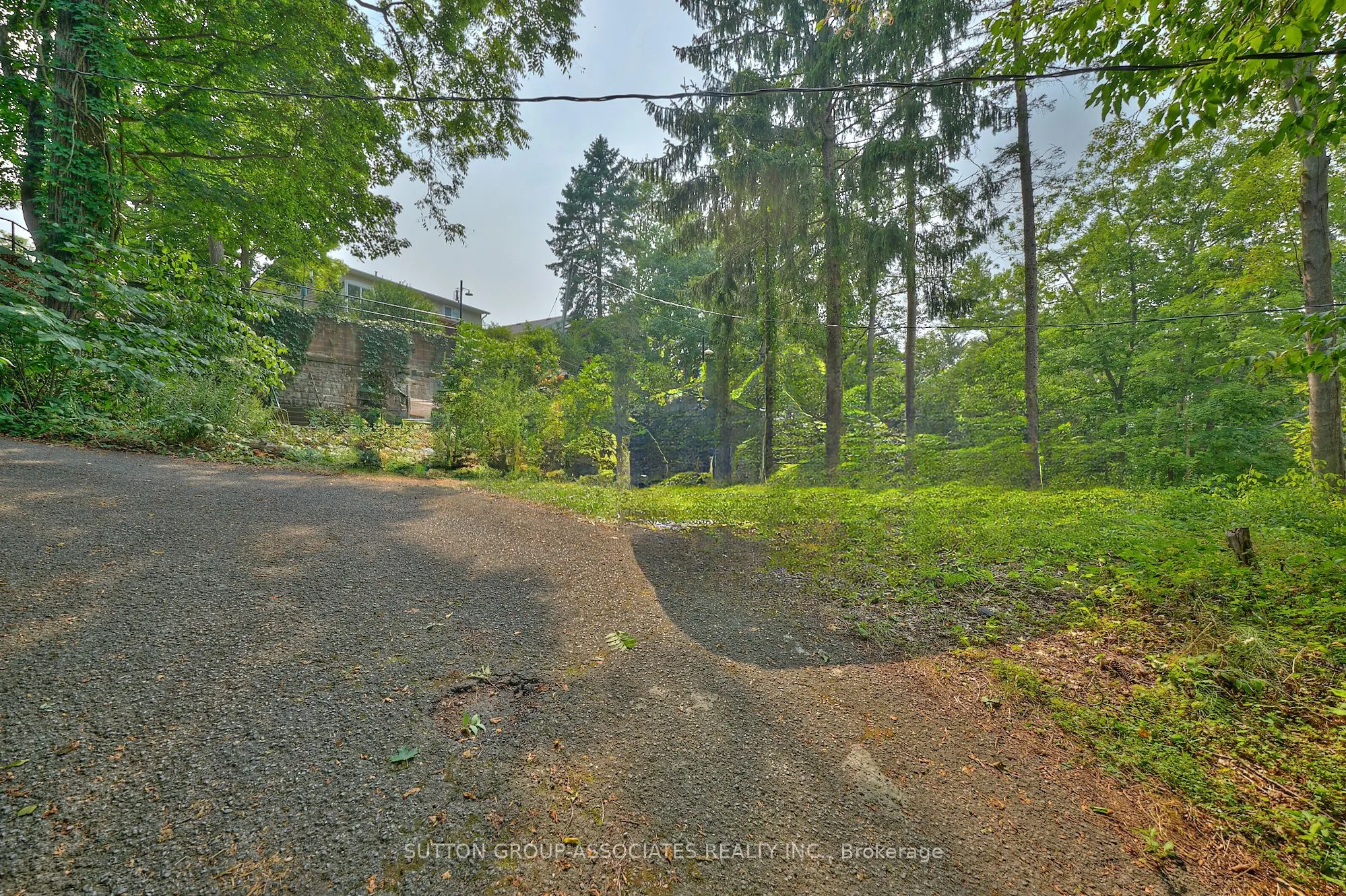 10427 Lakeshore Road