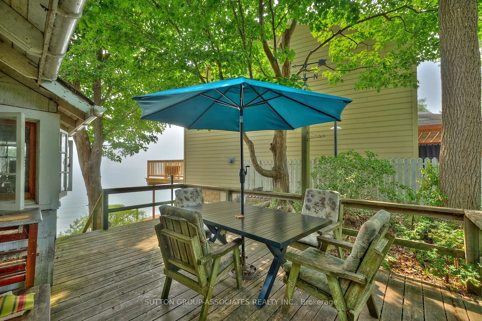 10427 Lakeshore Road