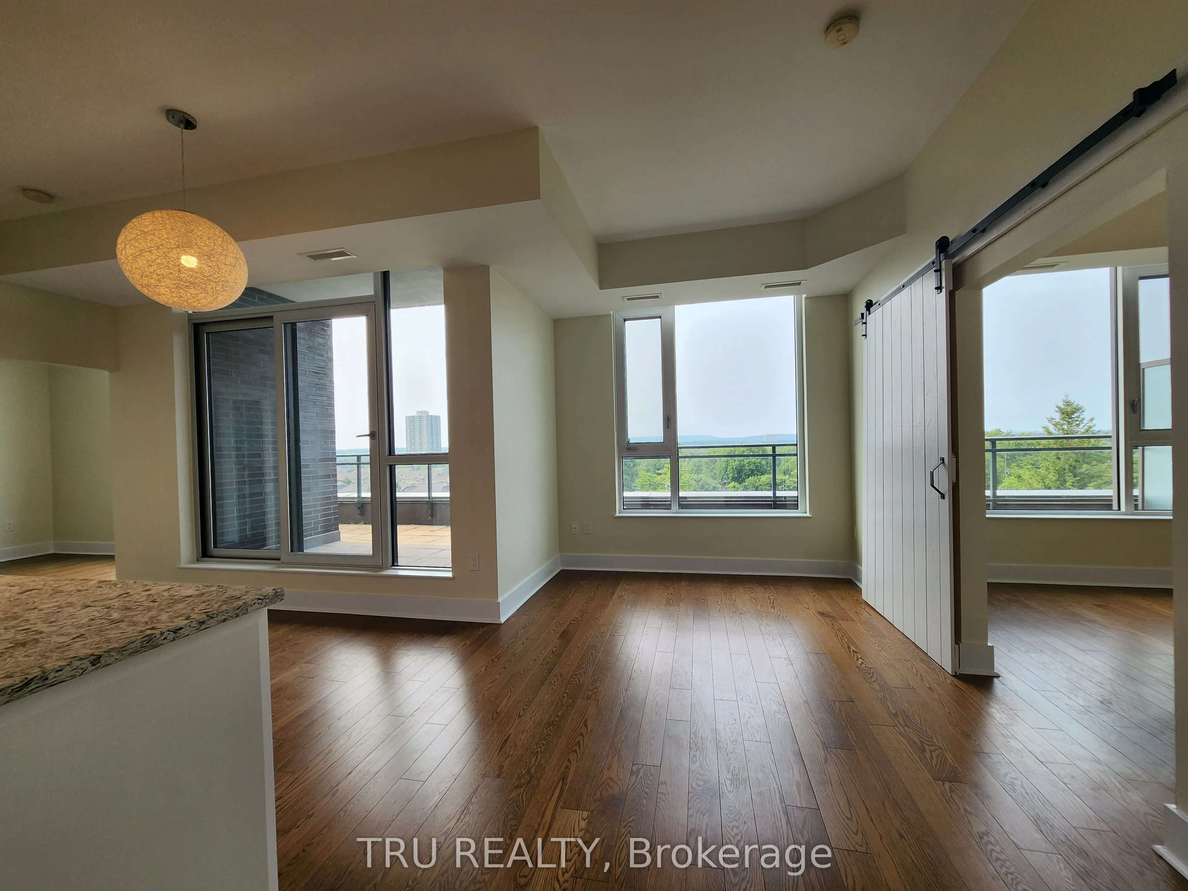 101 Richmond Road, #609