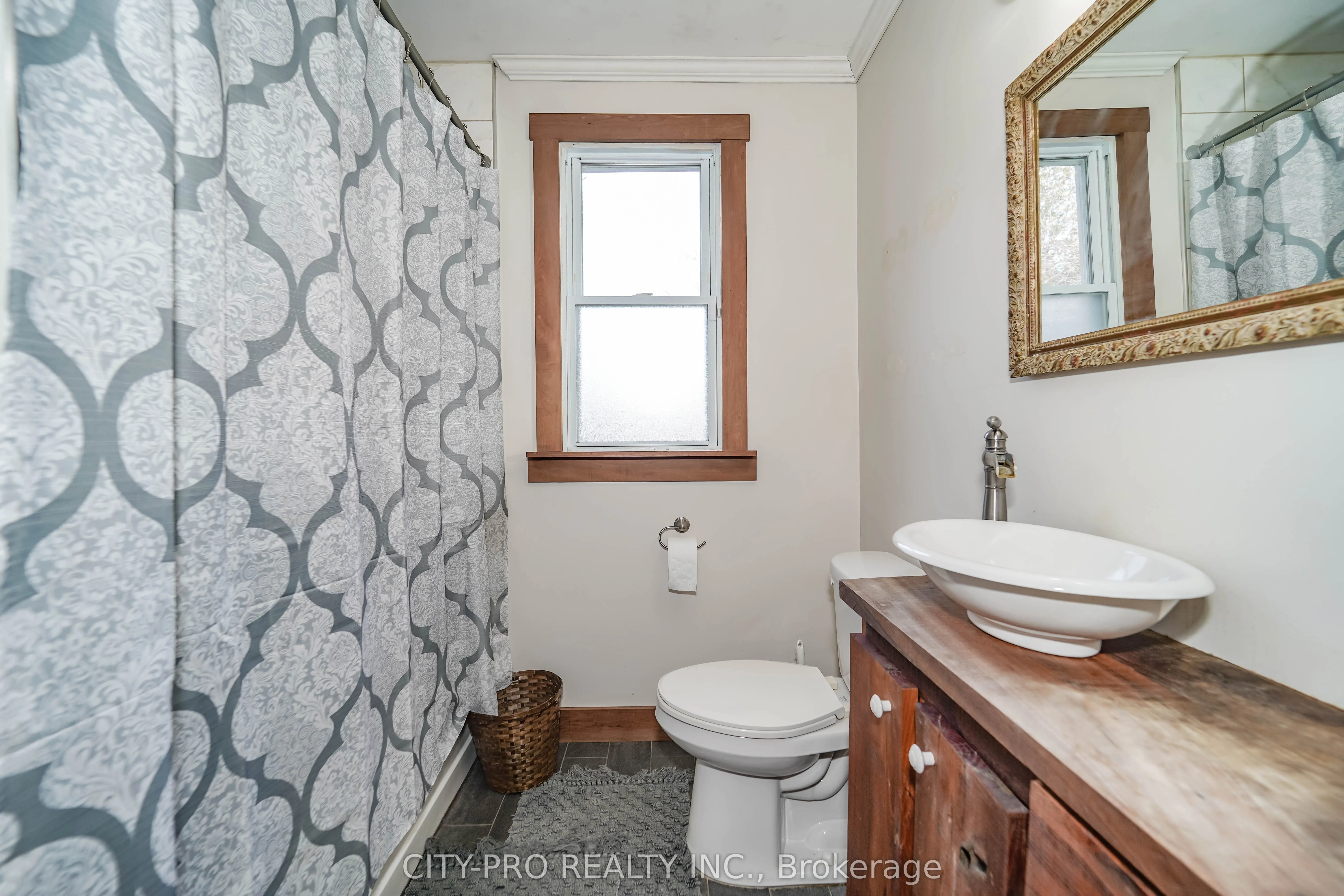 443 5th Concession Road W