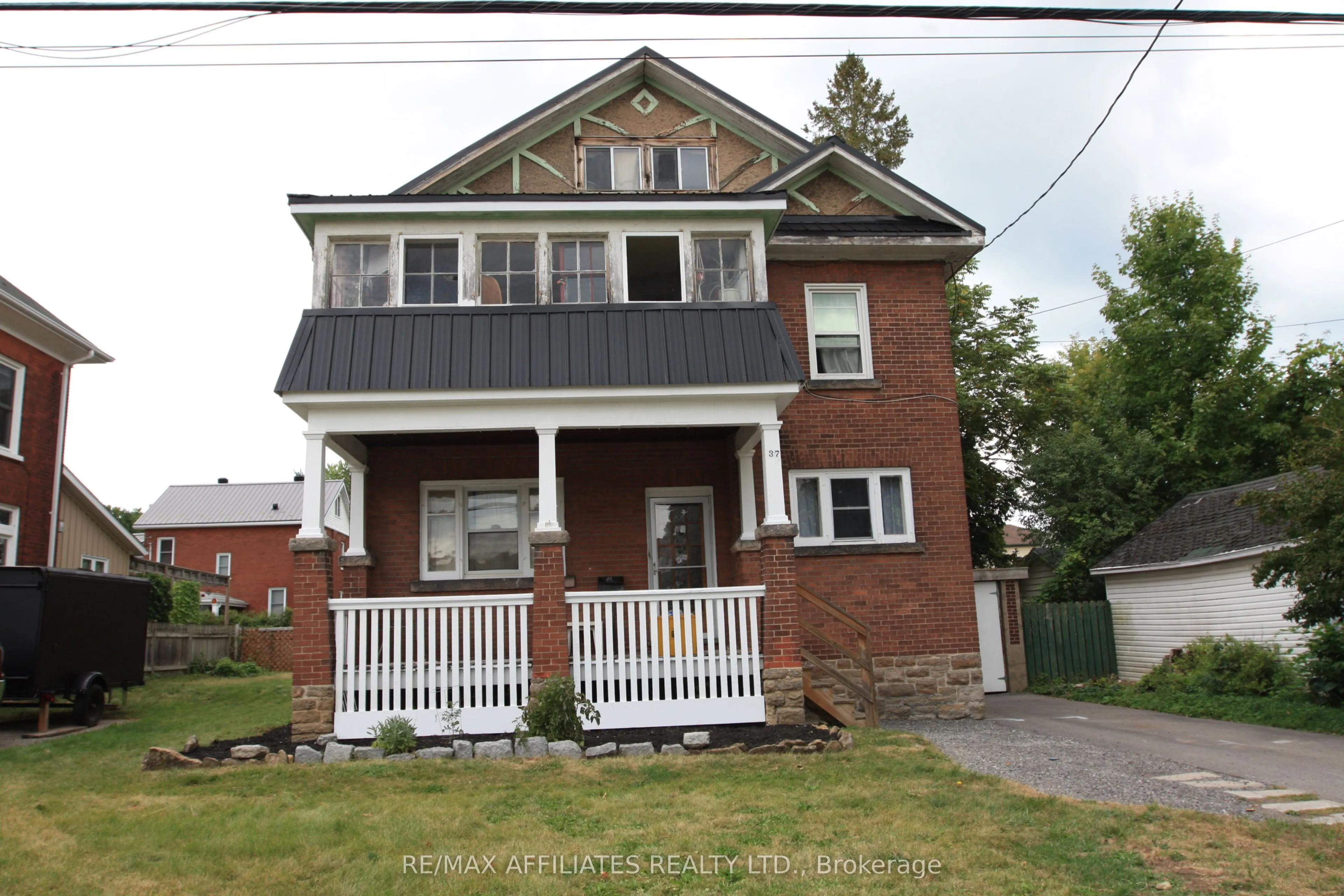 37 Mcgill Street S