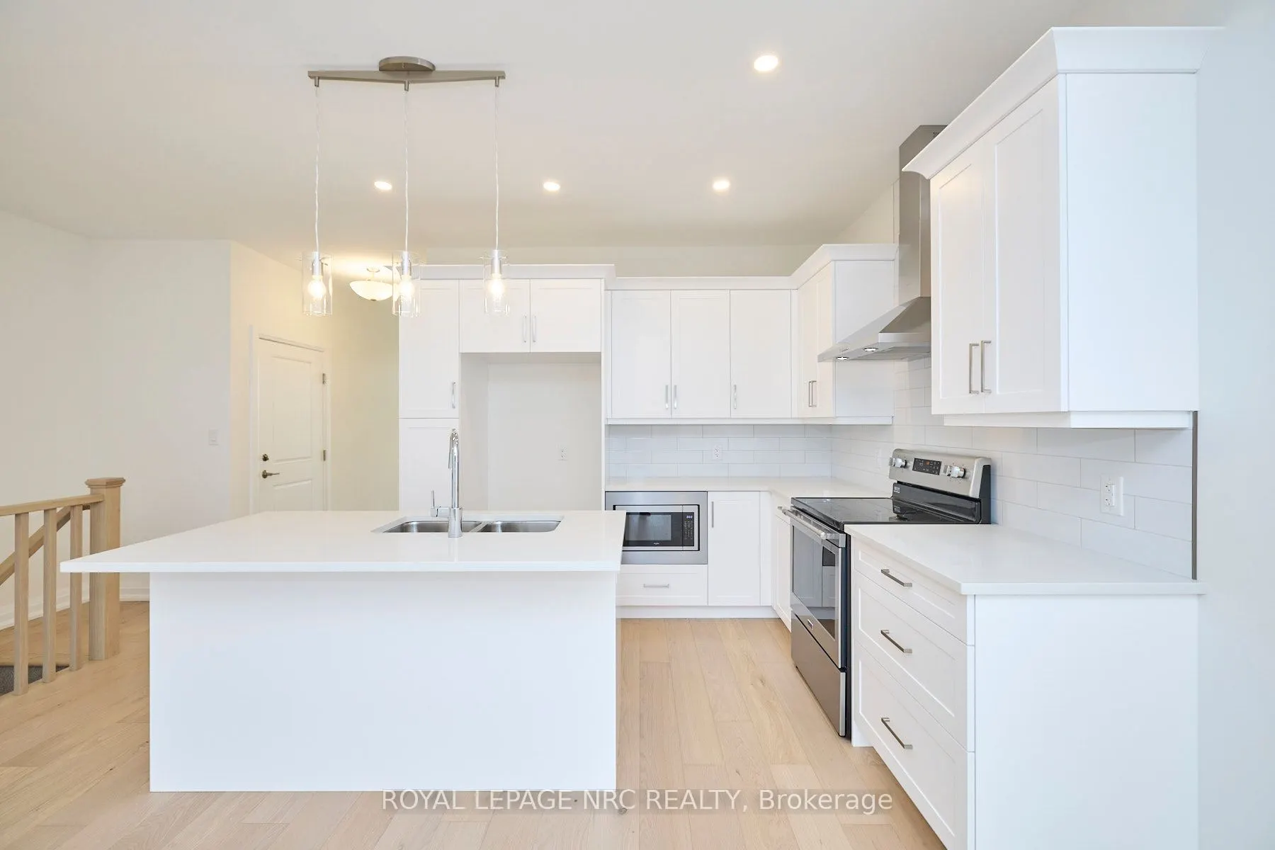 9150 WILLOUGHBY Drive, #32