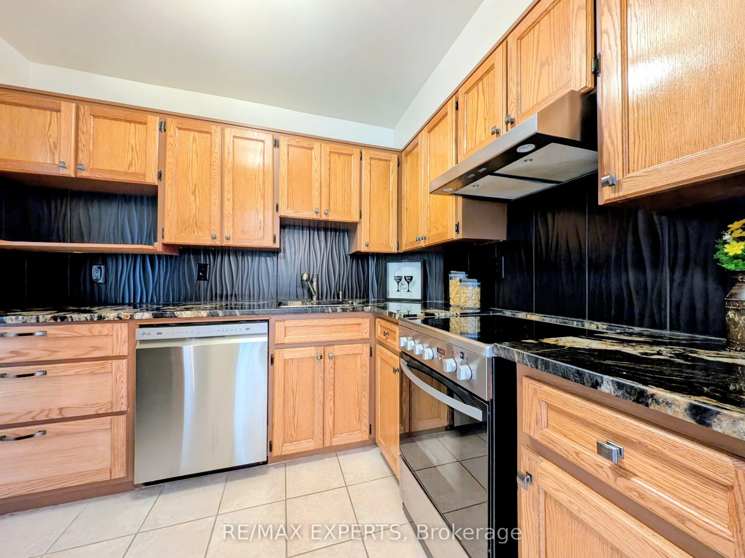 8591 Riverside Drive E, #410