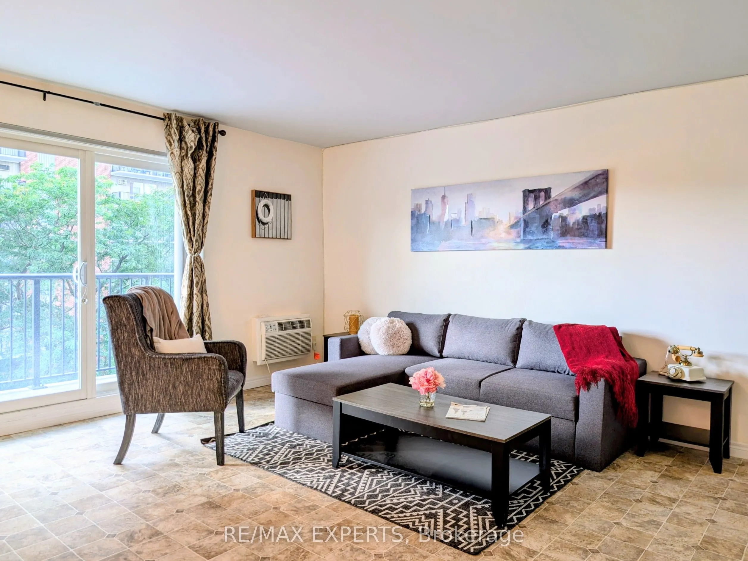 8591 Riverside Drive E, #410