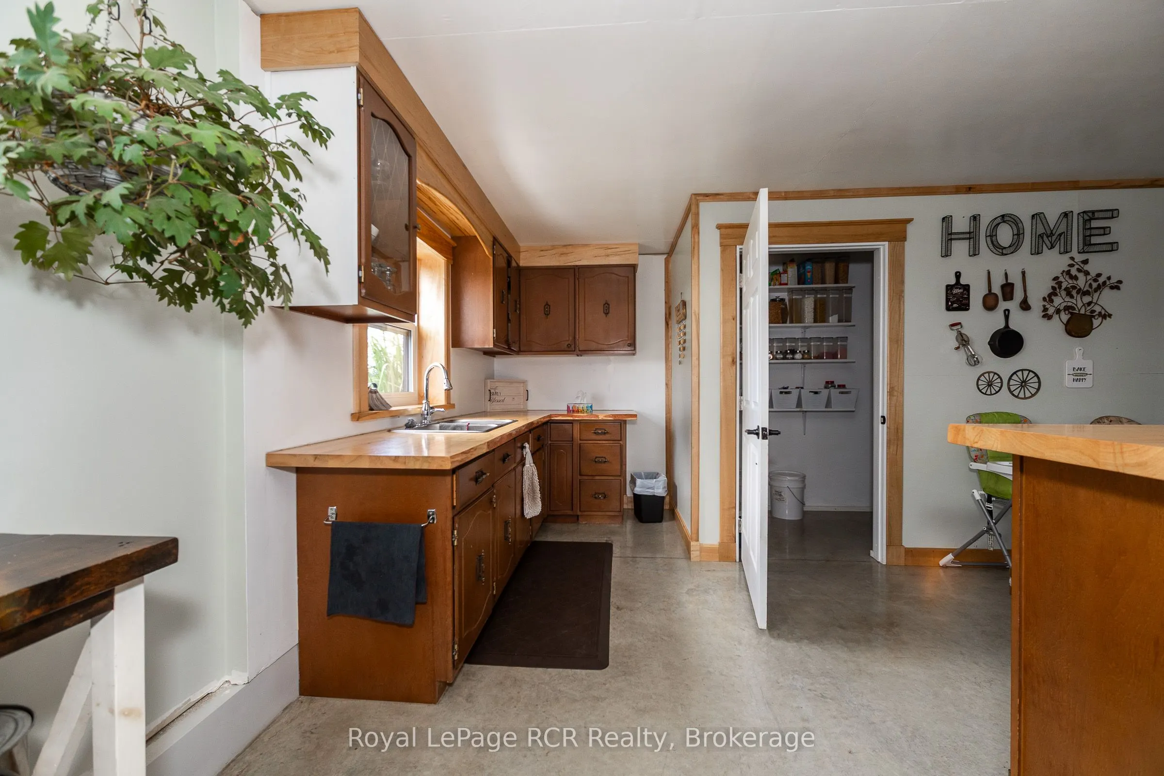1720 Bruce 10 Road
