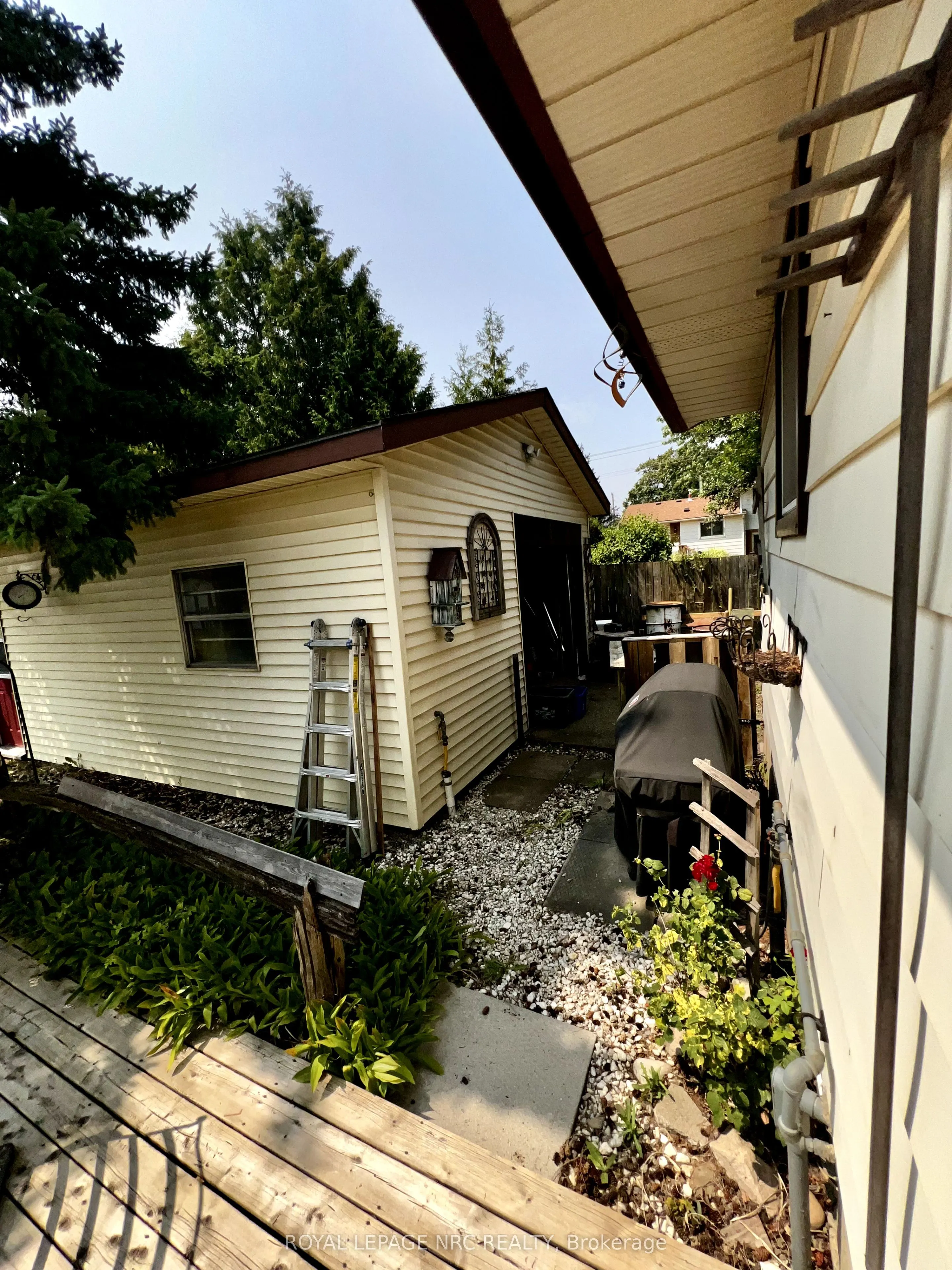 2 Pioneer Village Crescent