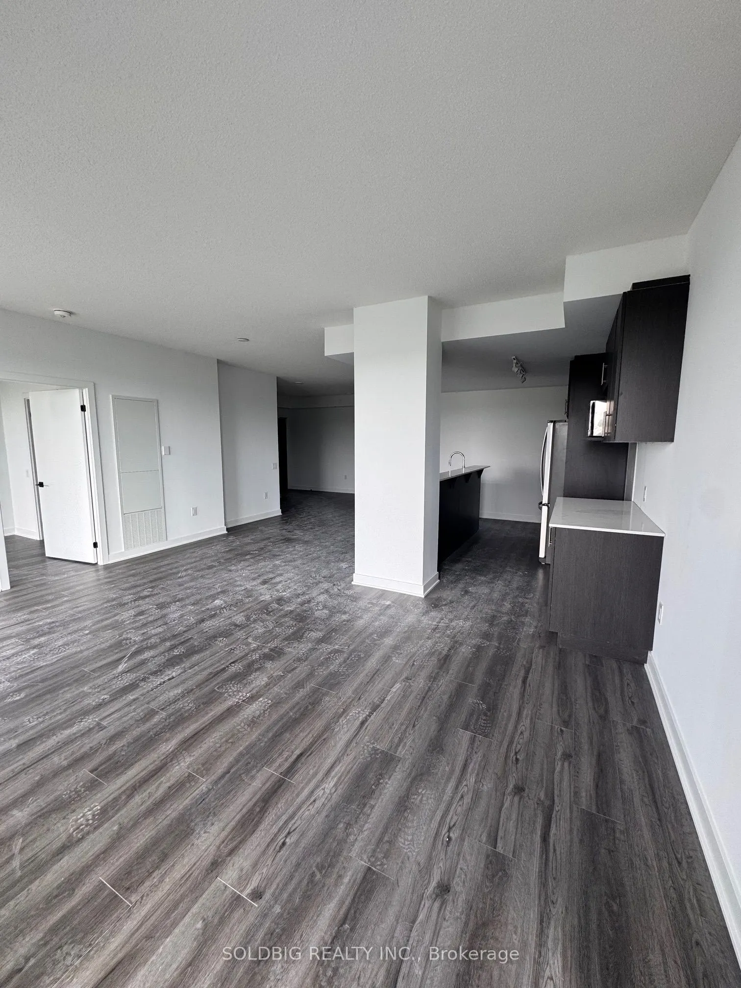 2872 Barton Street E, #RoomA