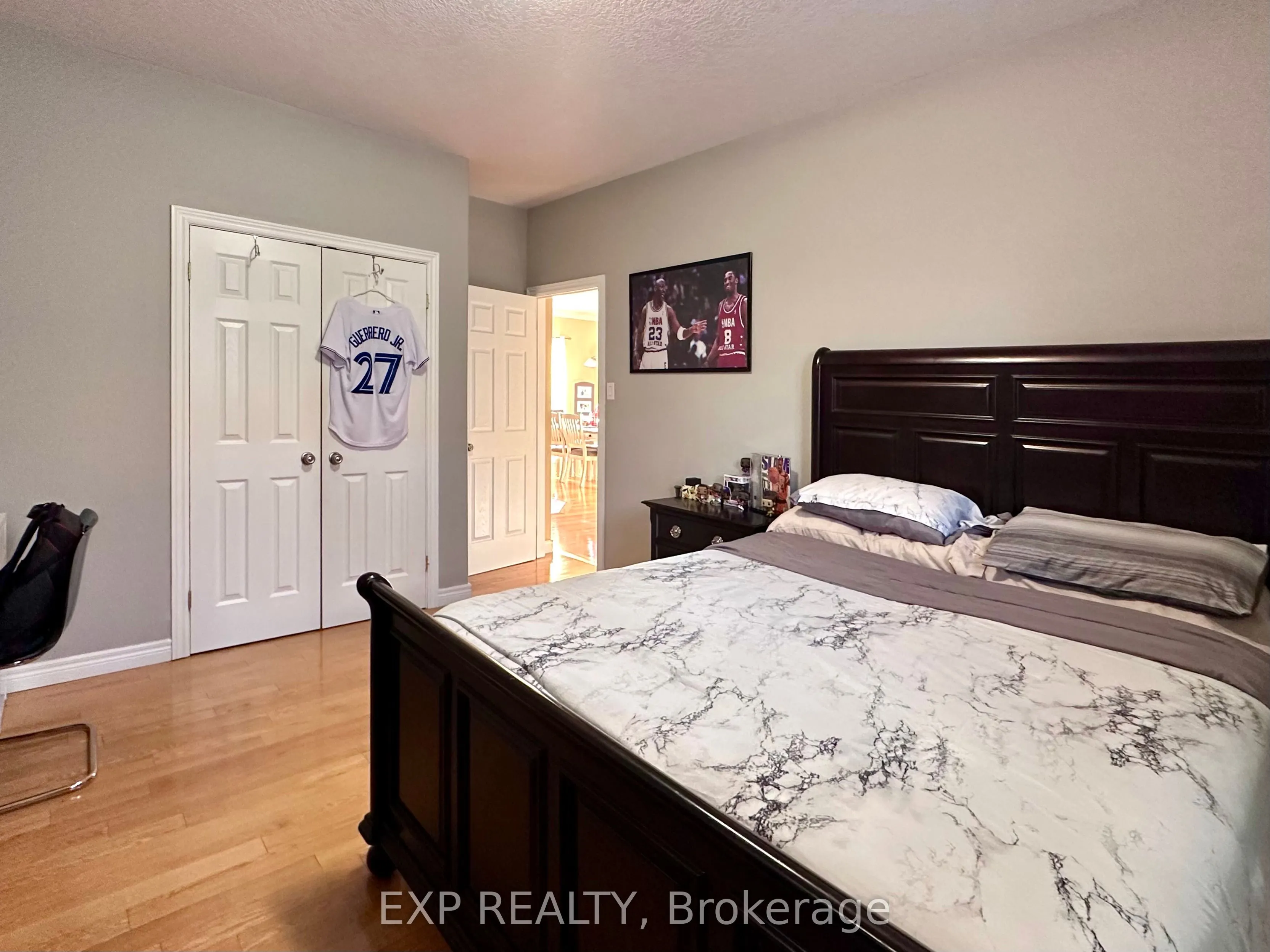 1 Falconridge Court