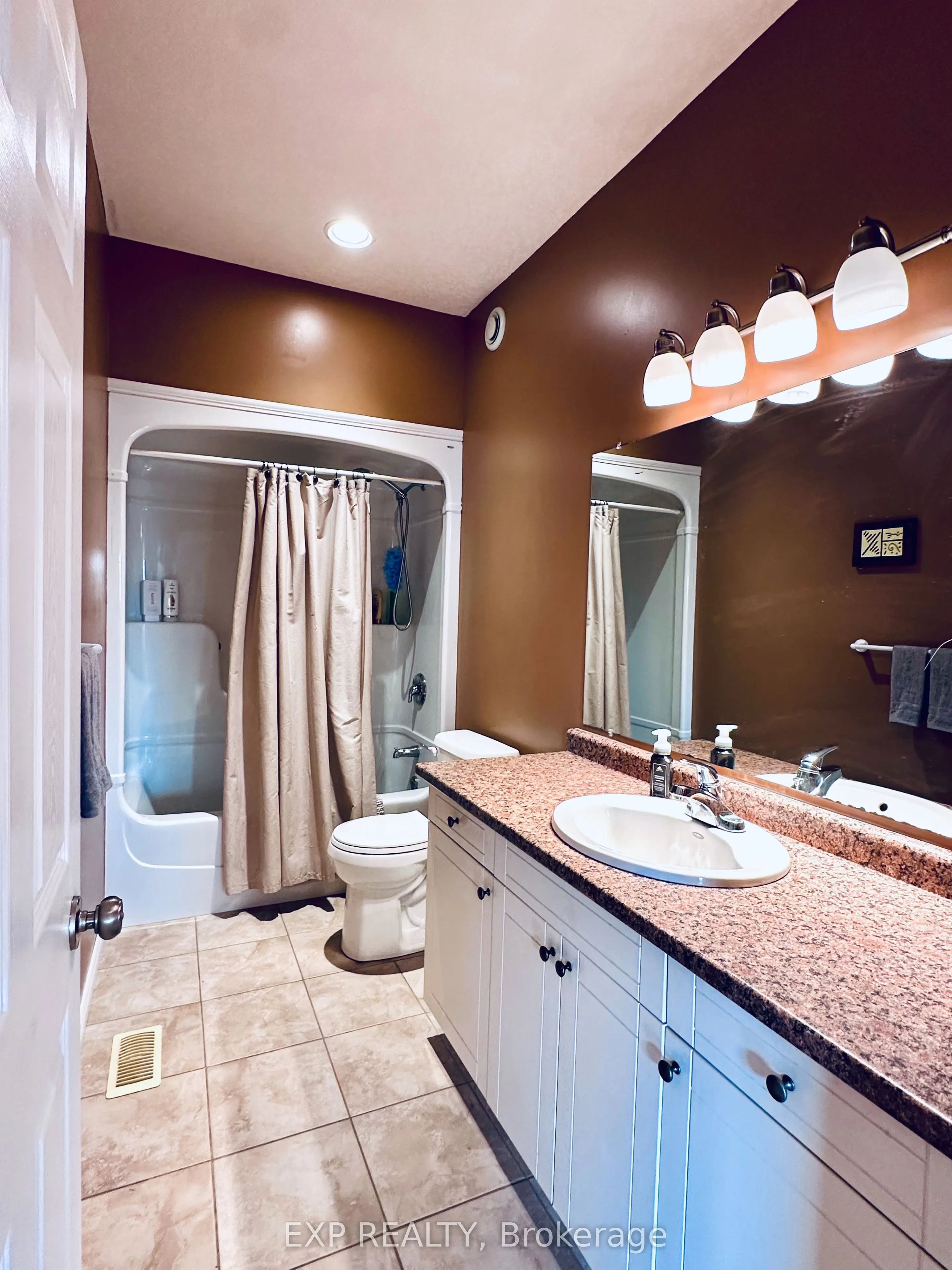 1 Falconridge Court