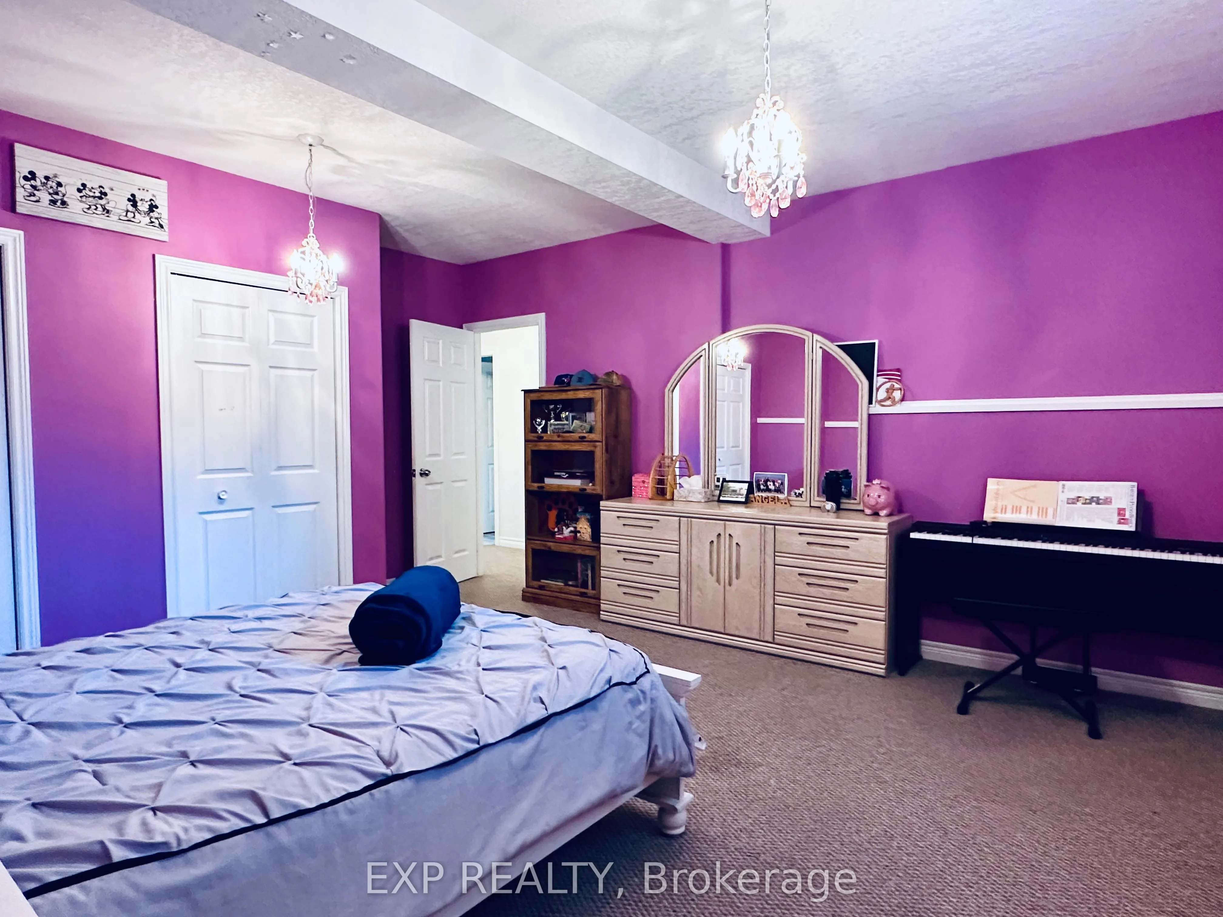 1 Falconridge Court