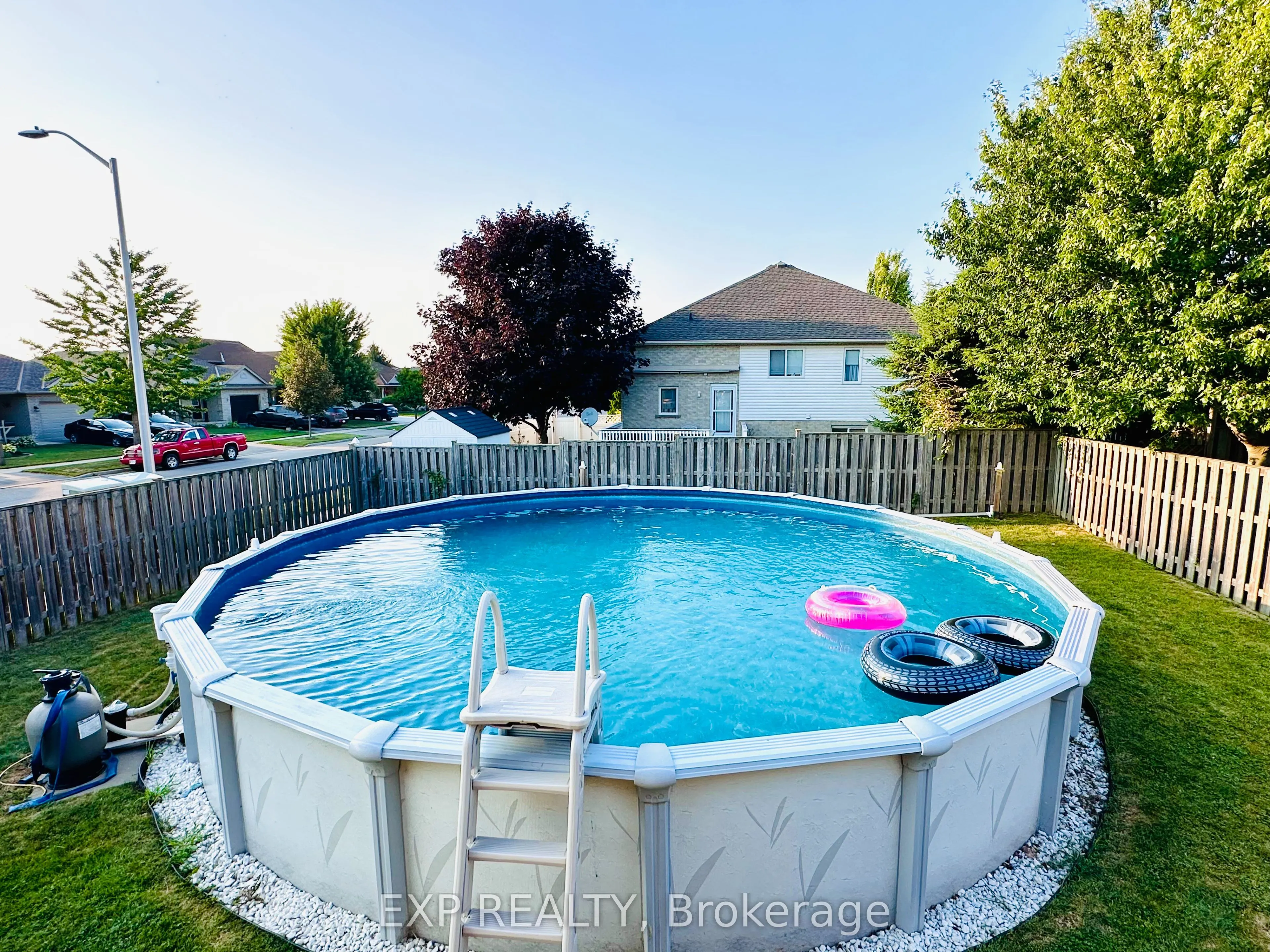 1 Falconridge Court