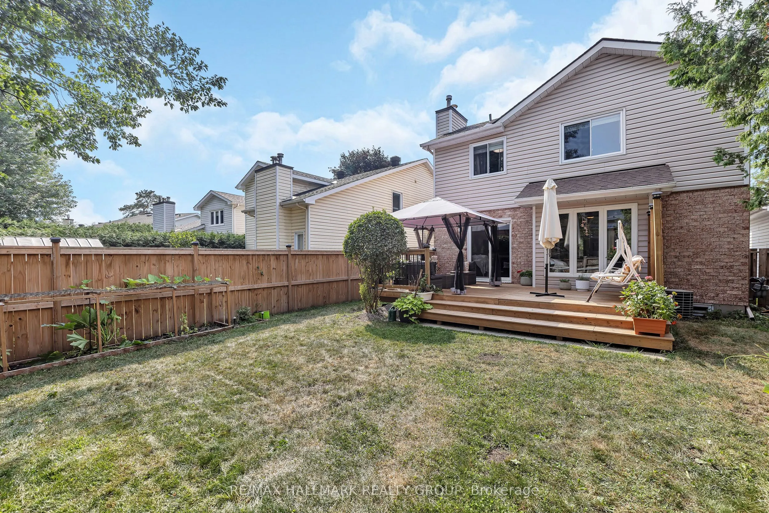 16 Hawley Crescent