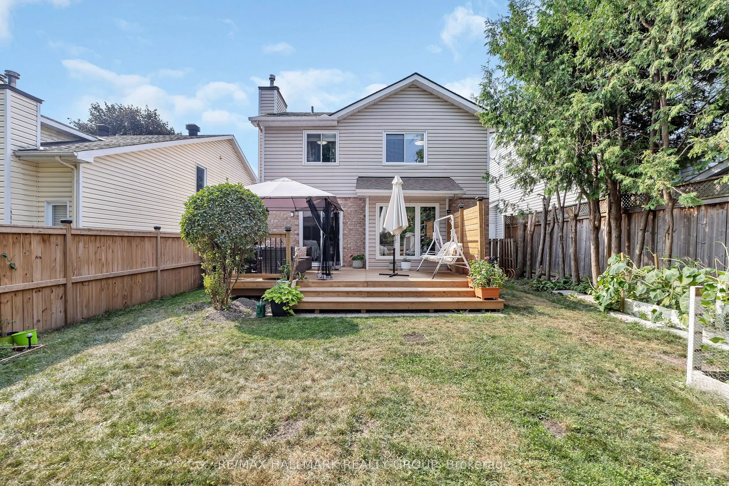 16 Hawley Crescent