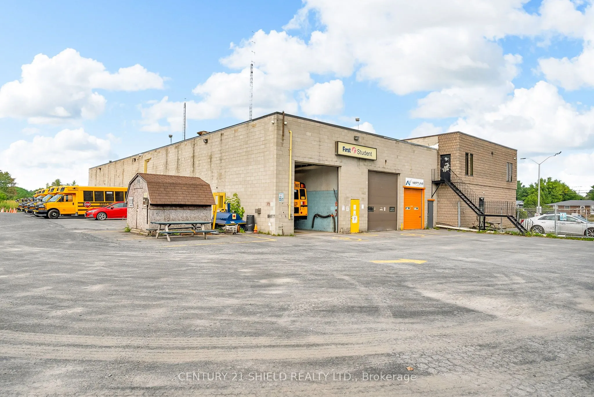 120 Tollgate Street W