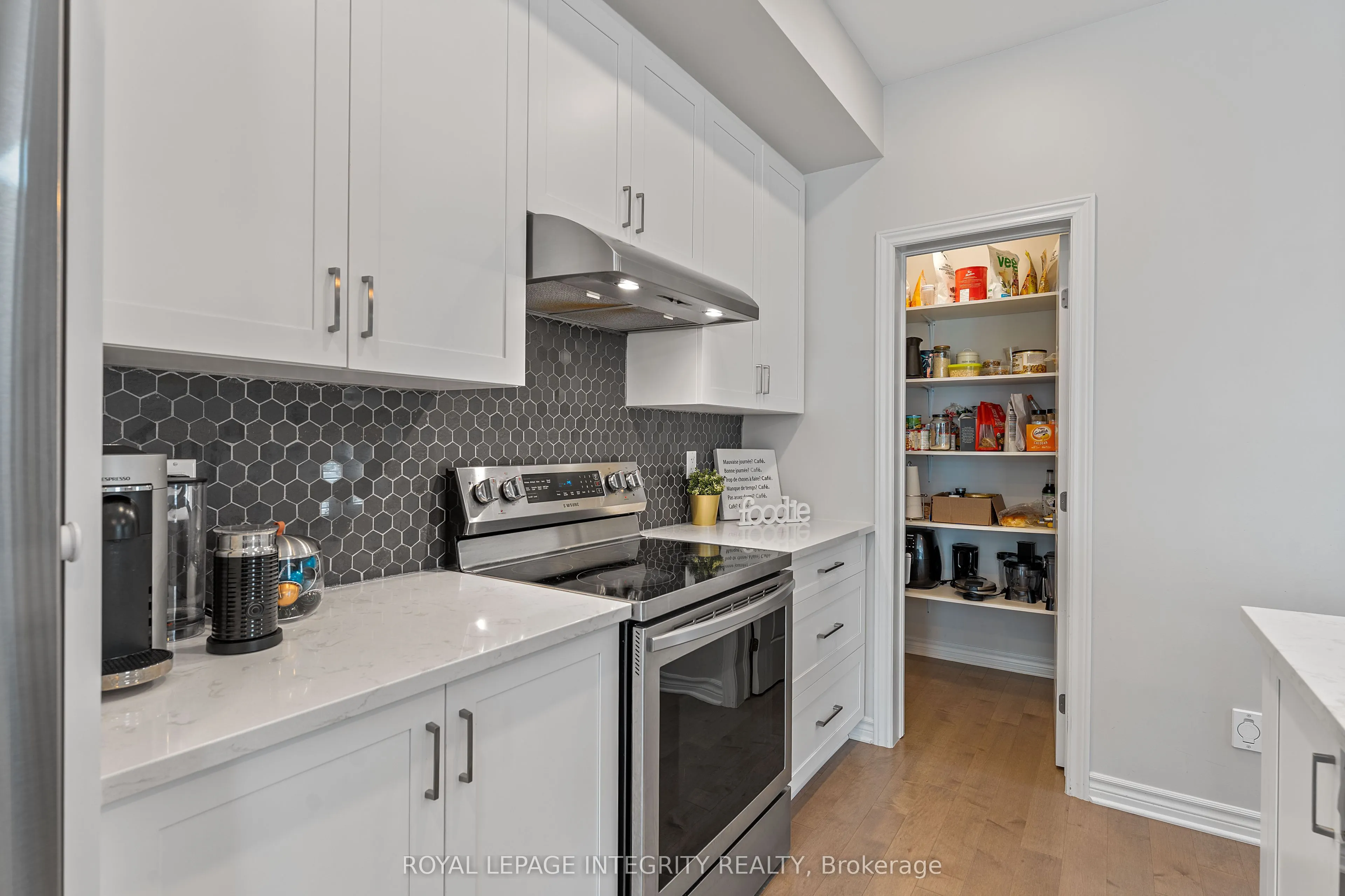 820 Clapham Terrace