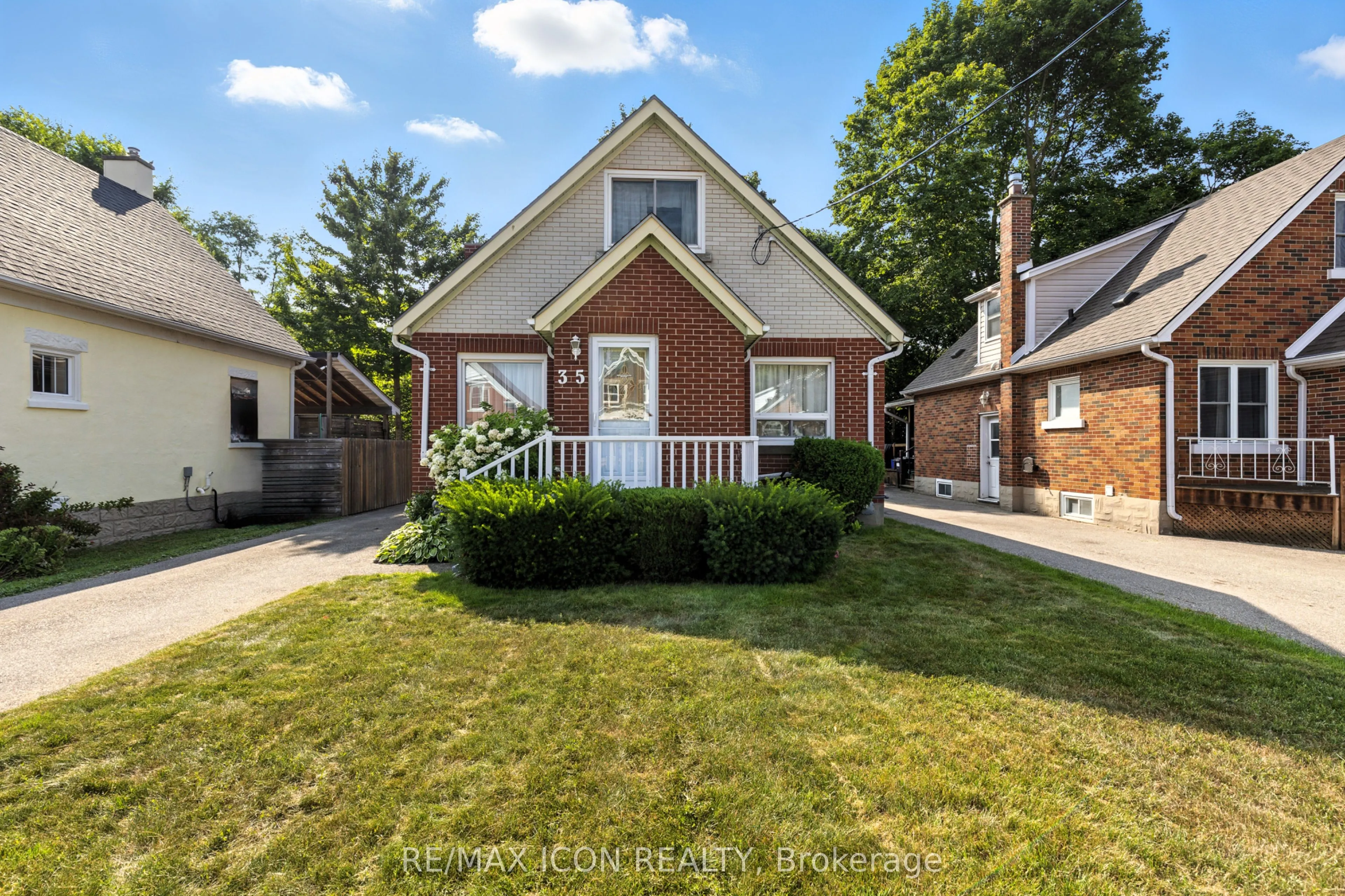 35 Grenville Avenue