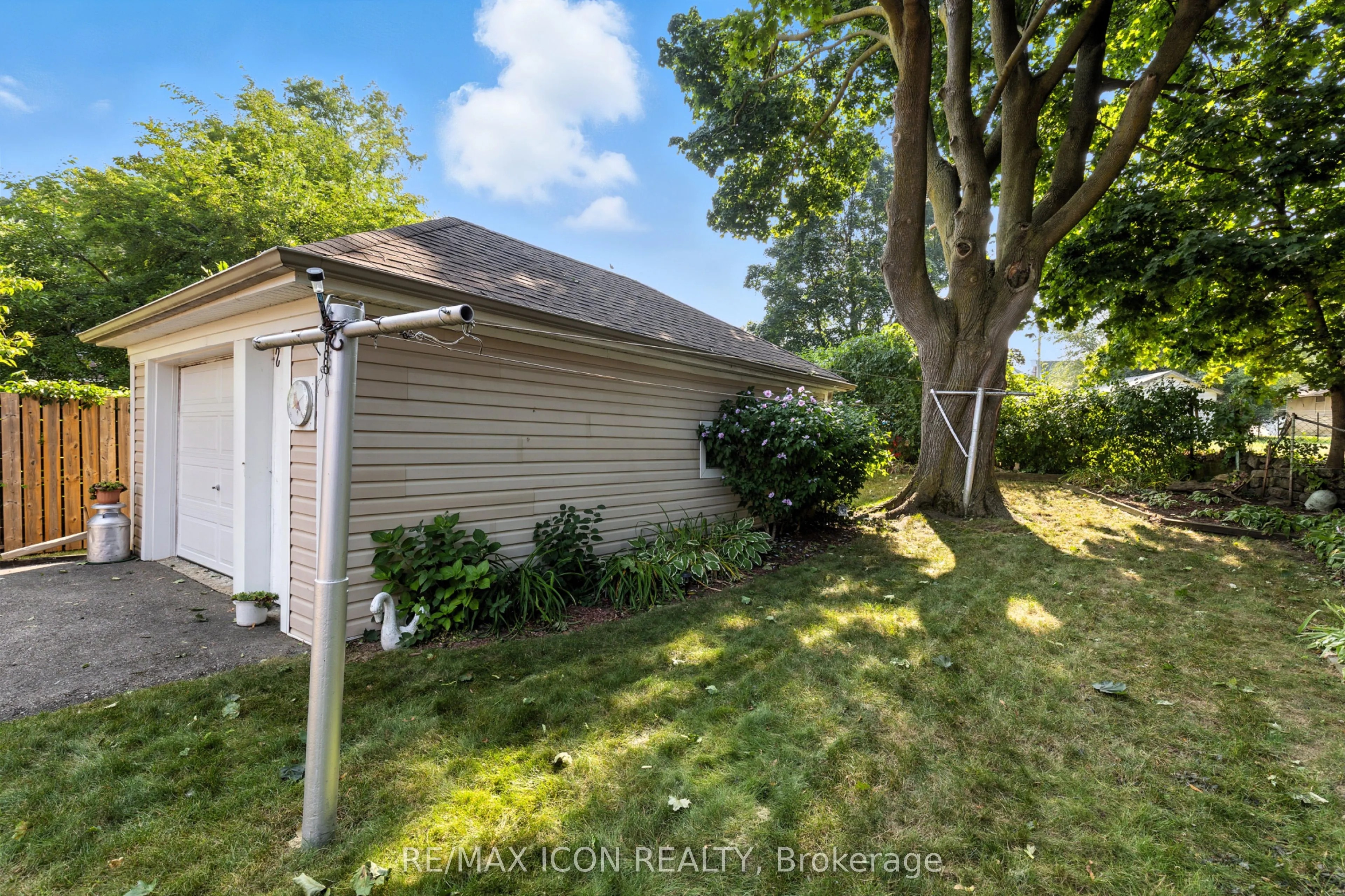 35 Grenville Avenue