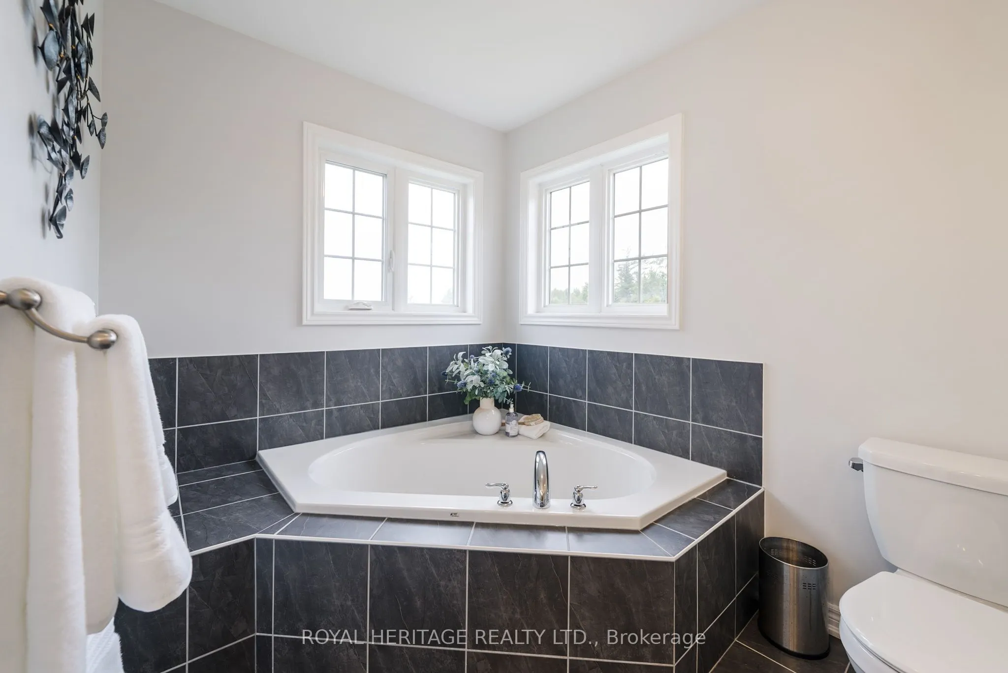 2 William Campbell Road