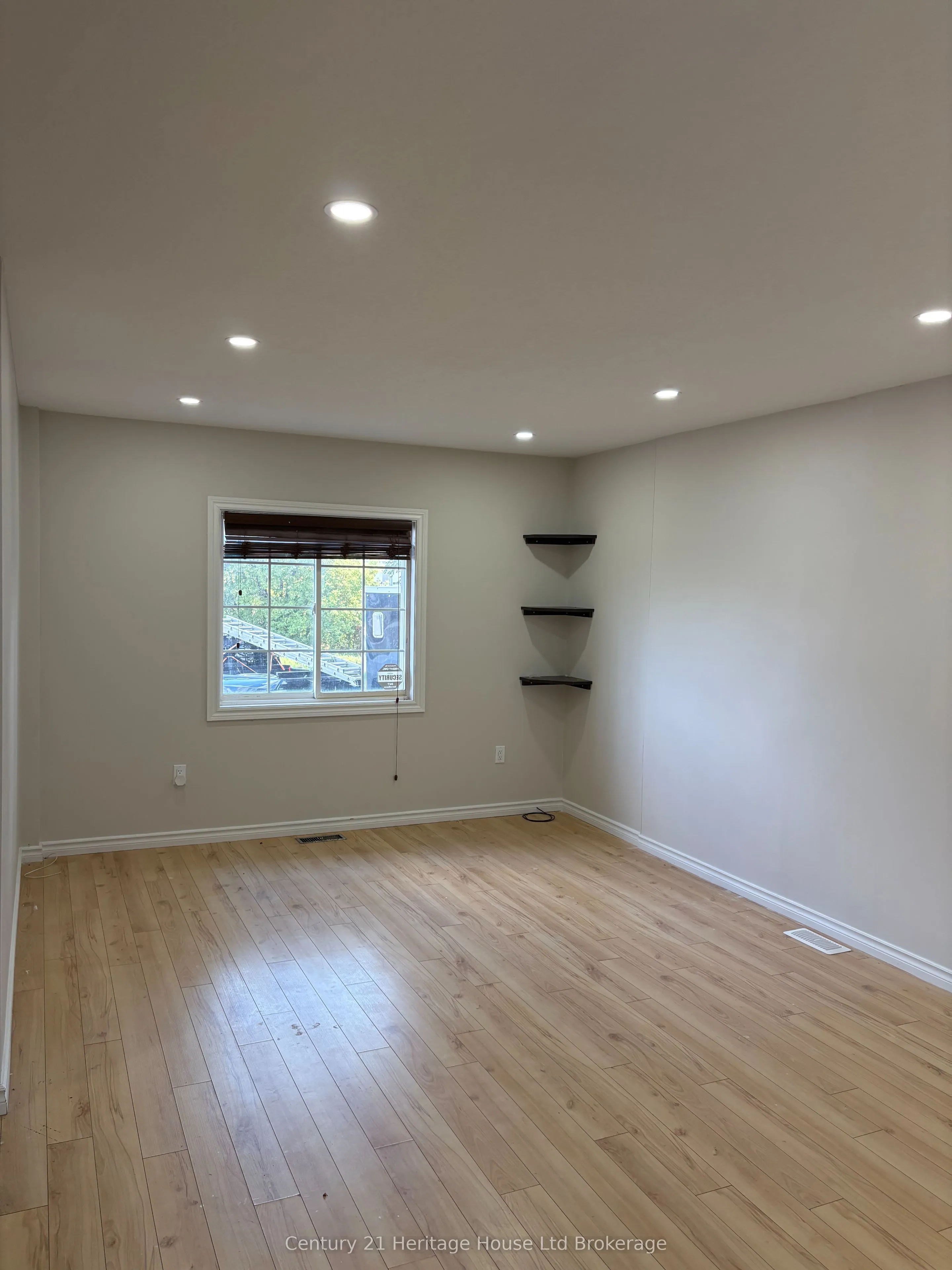 560 Unit "B" Athlone Avenue