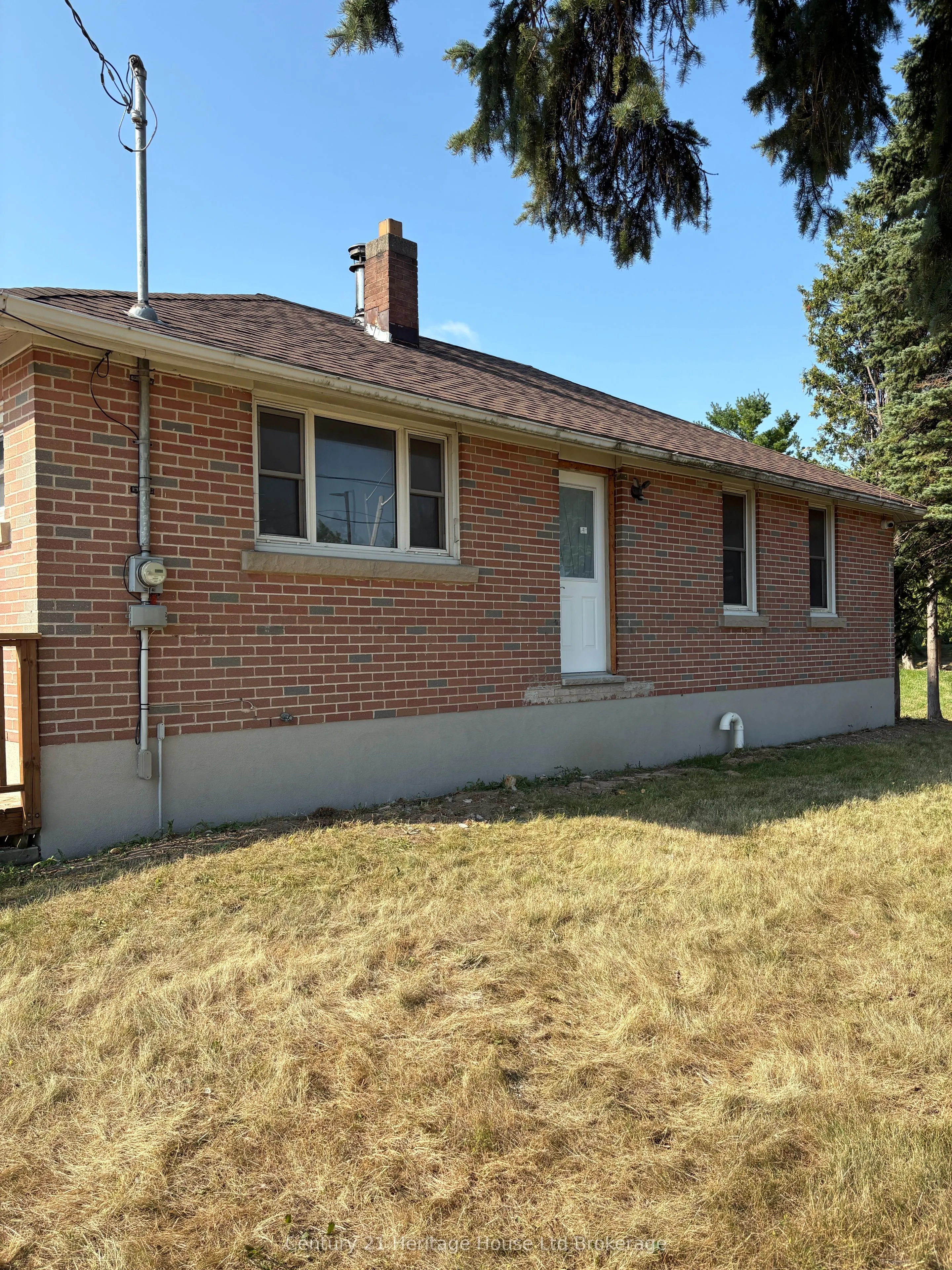 560 Unit "B" Athlone Avenue
