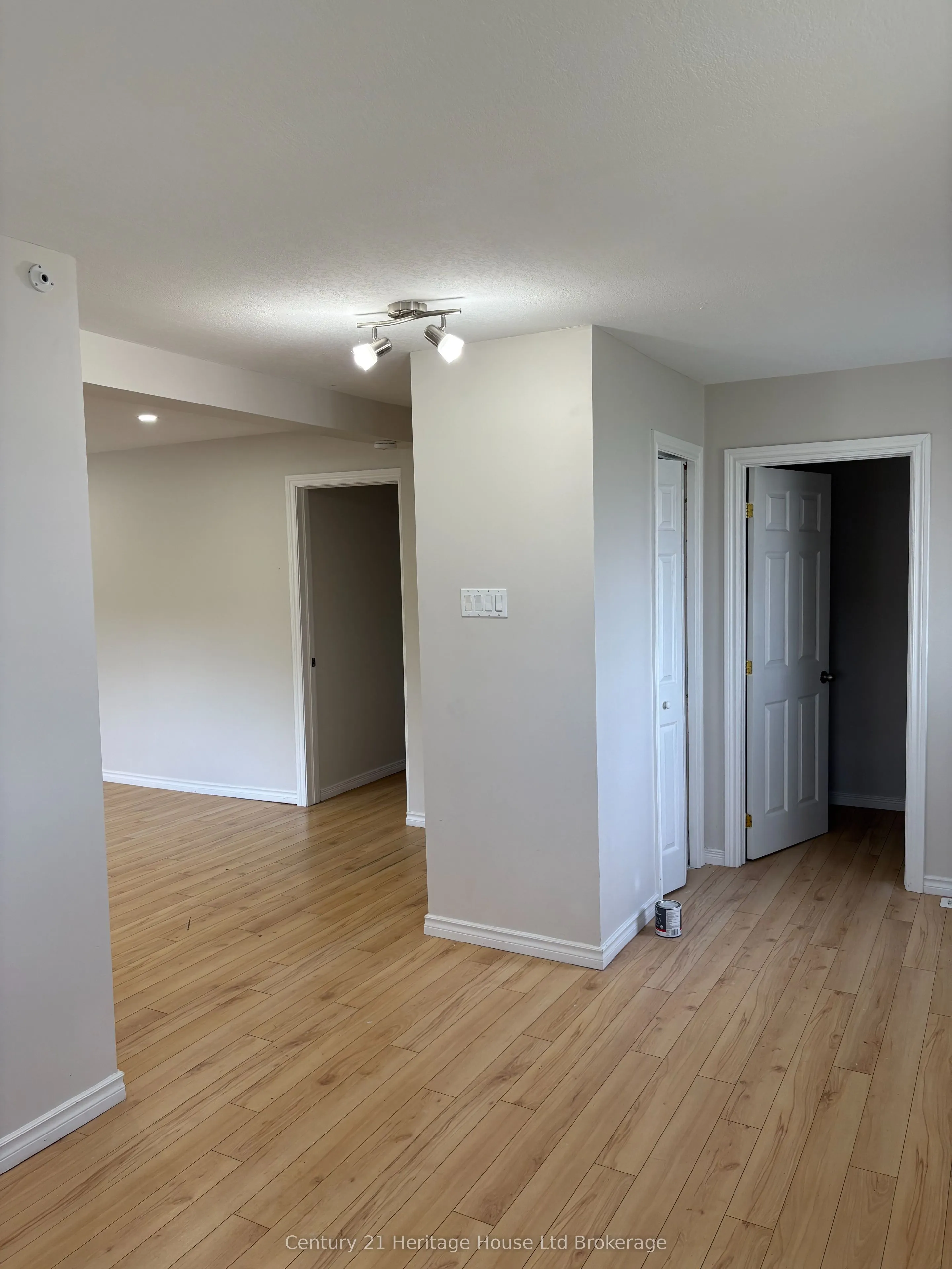 560 Unit "B" Athlone Avenue