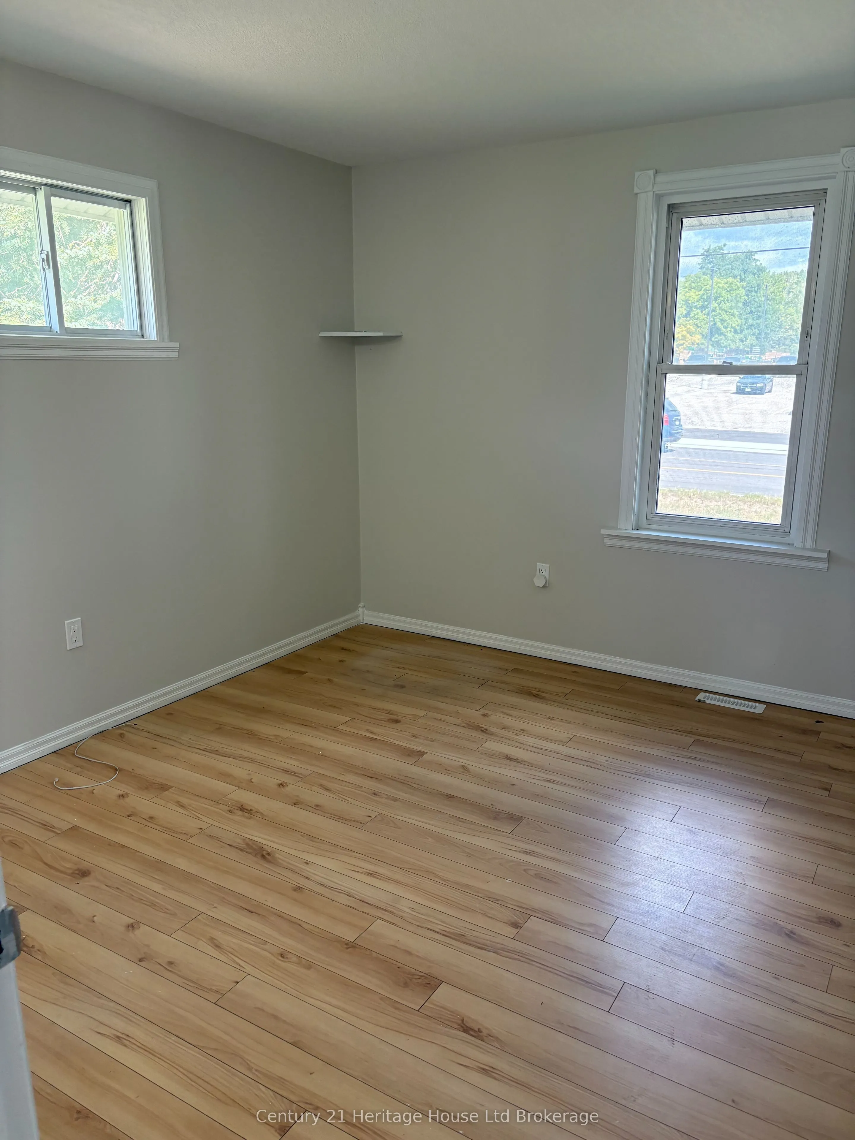 560 Unit "B" Athlone Avenue