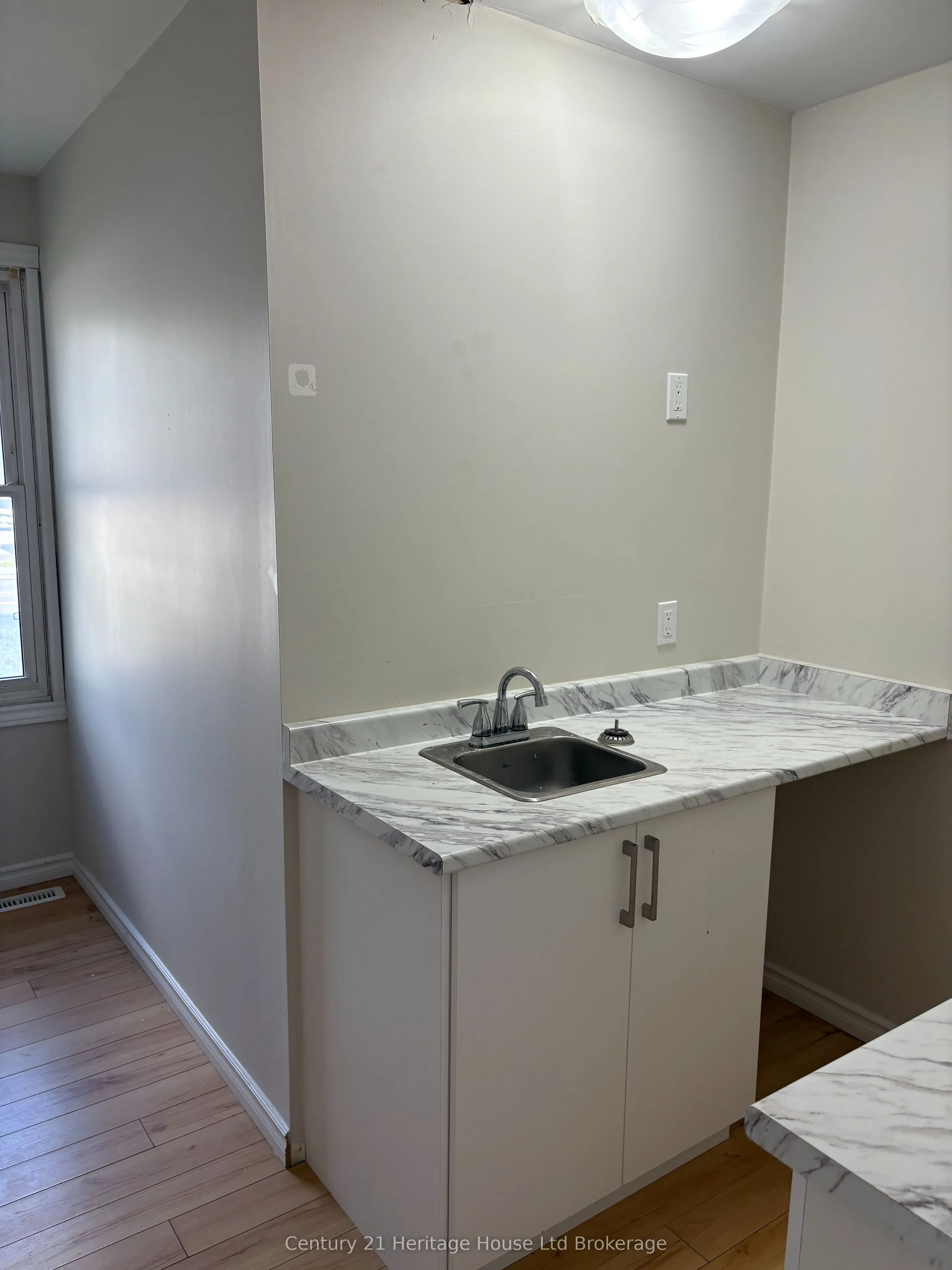 560 Unit "B" Athlone Avenue