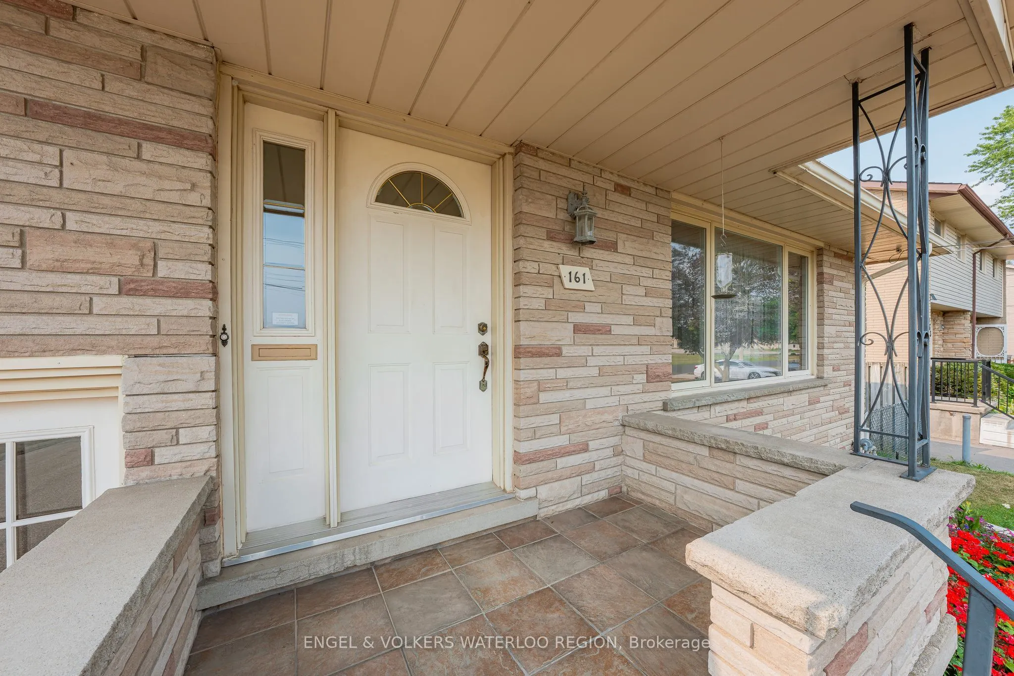 161 Schweitzer Street