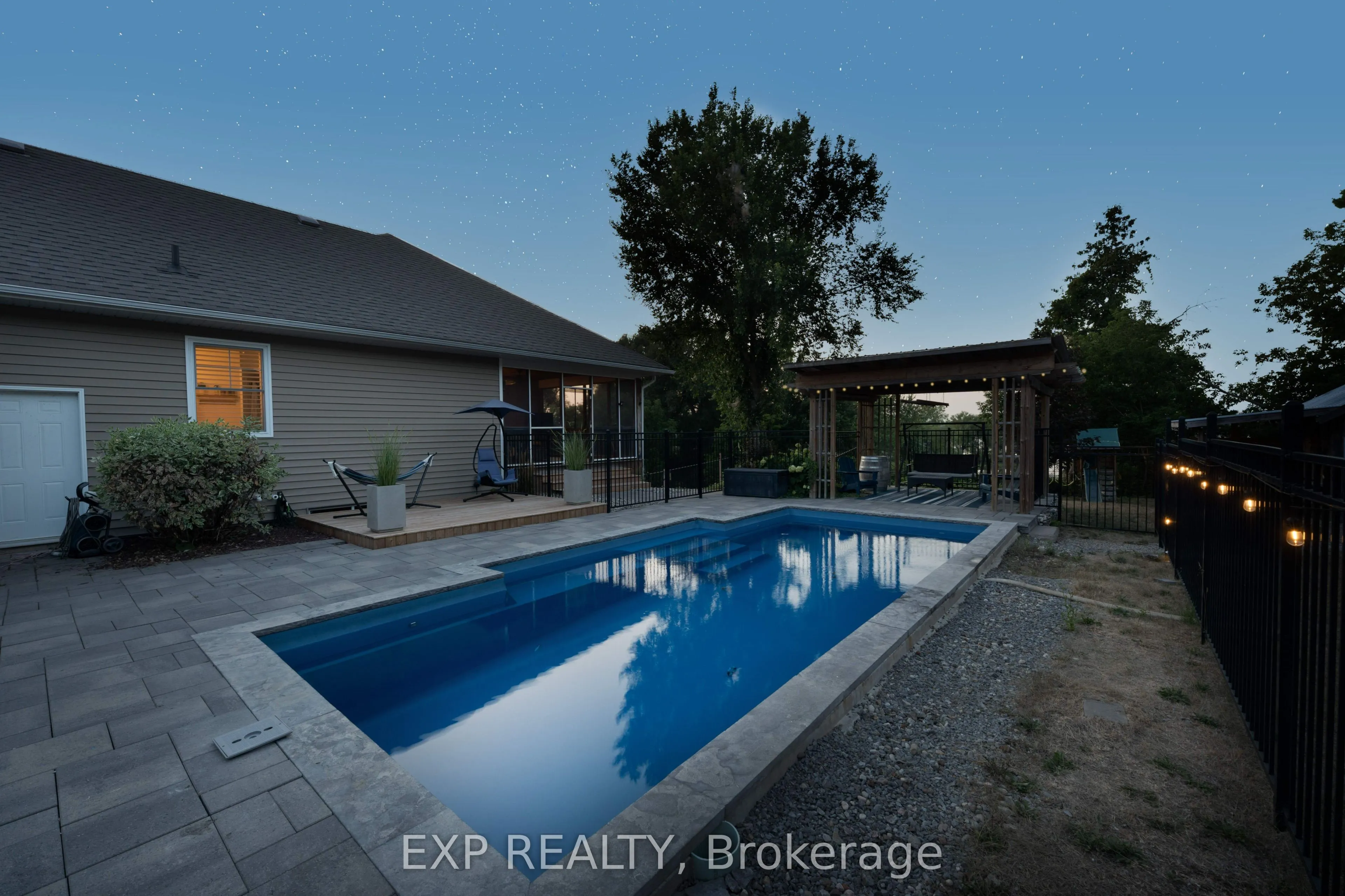 12 Olde Stone Road