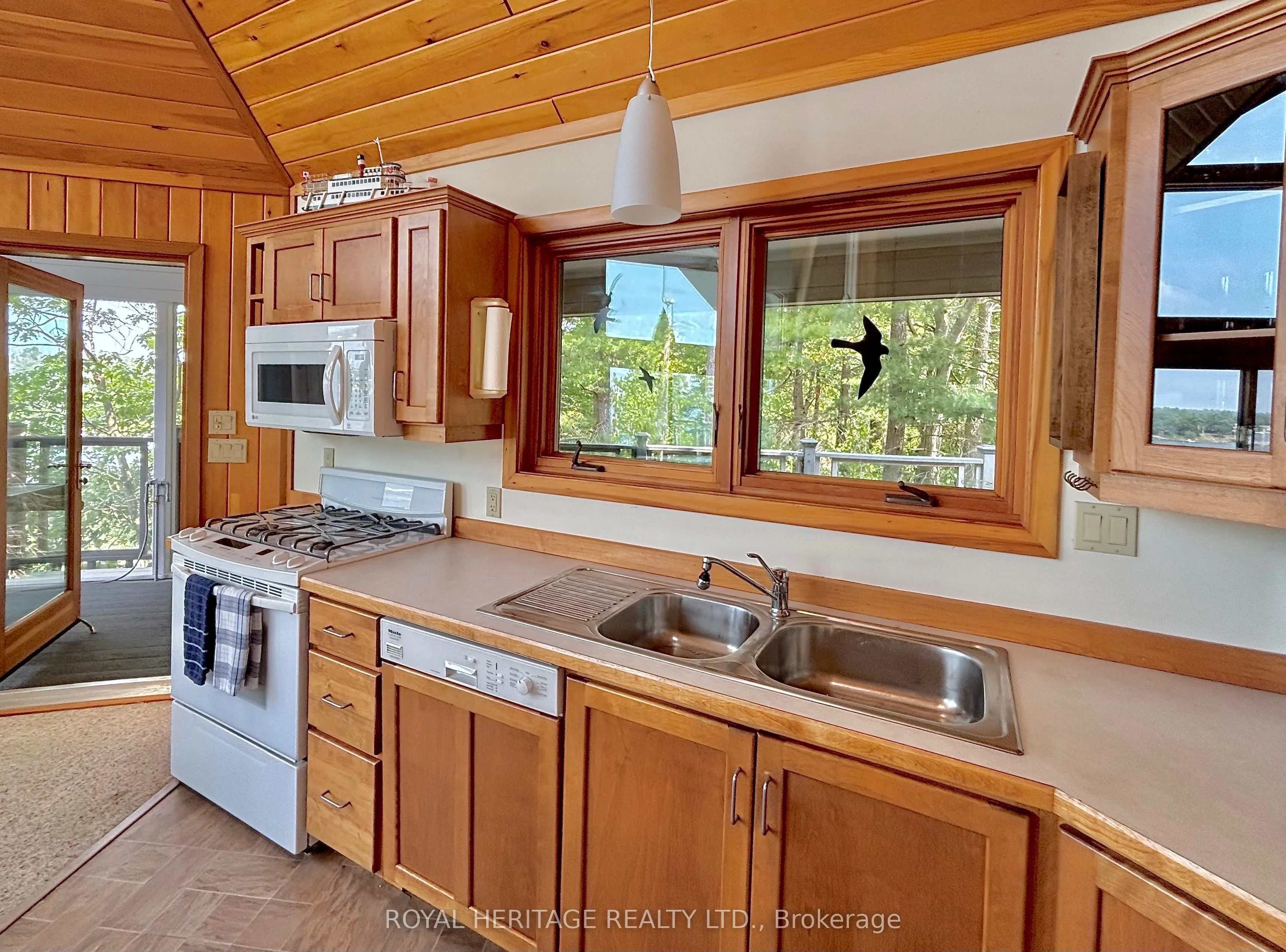 7224 ISLAND 630 GEORGIAN BAY