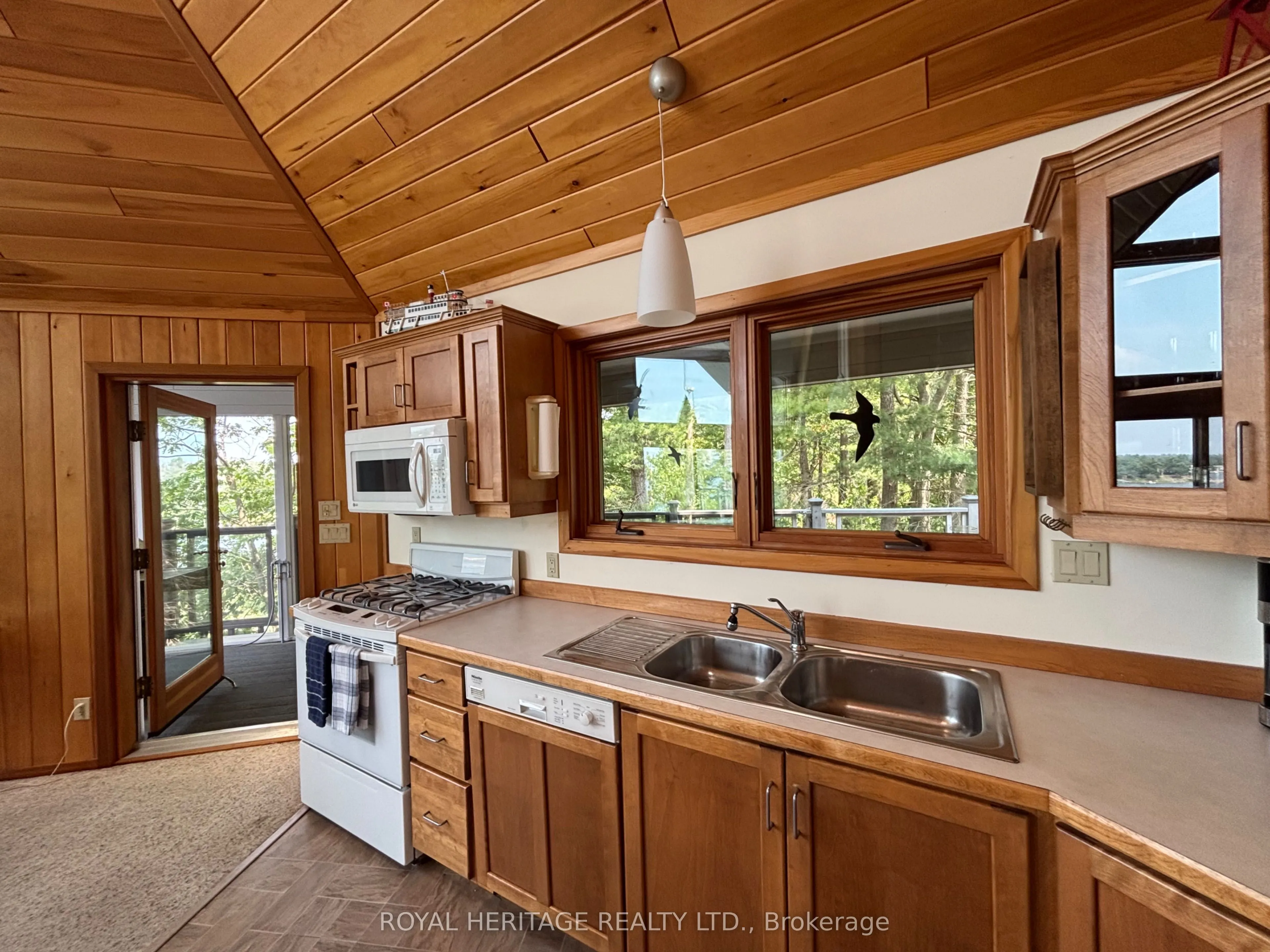 7224 ISLAND 630 GEORGIAN BAY