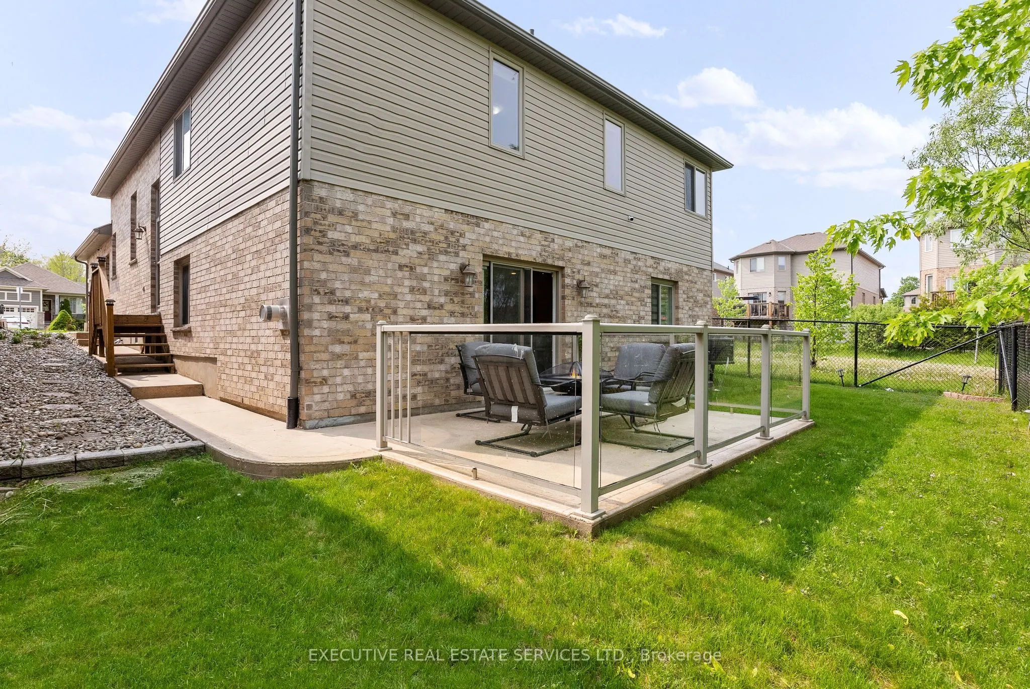 2884 DEVON Road