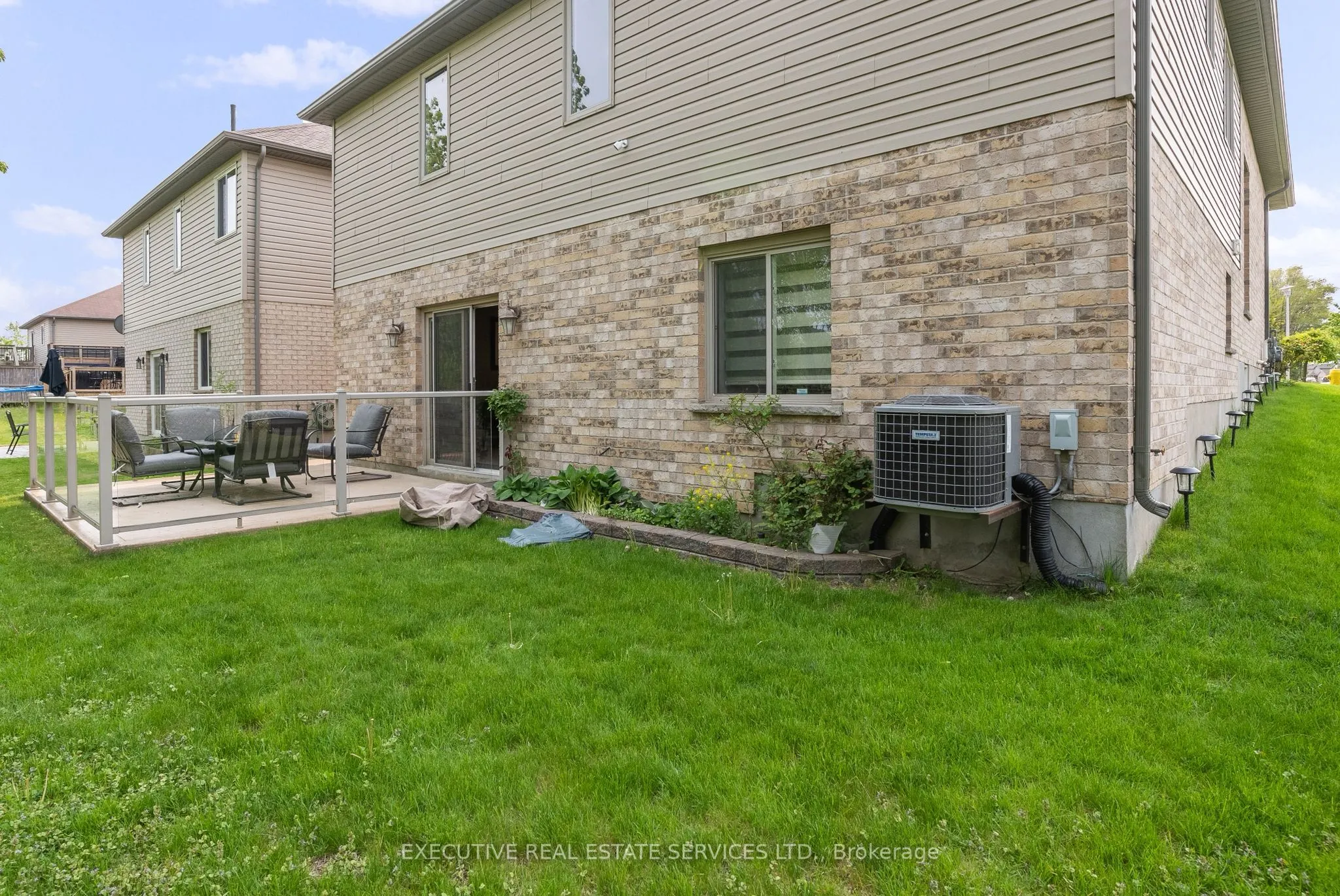 2884 DEVON Road
