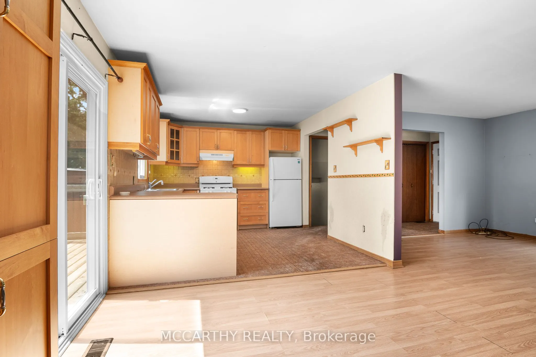 380 Main Street W