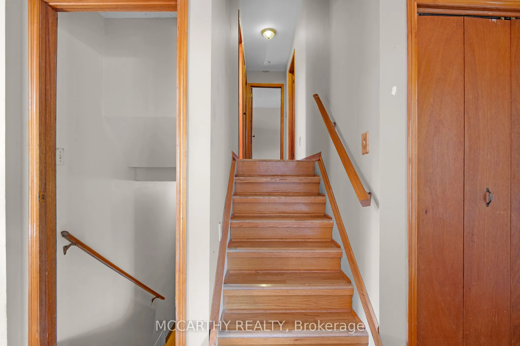 380 Main Street W