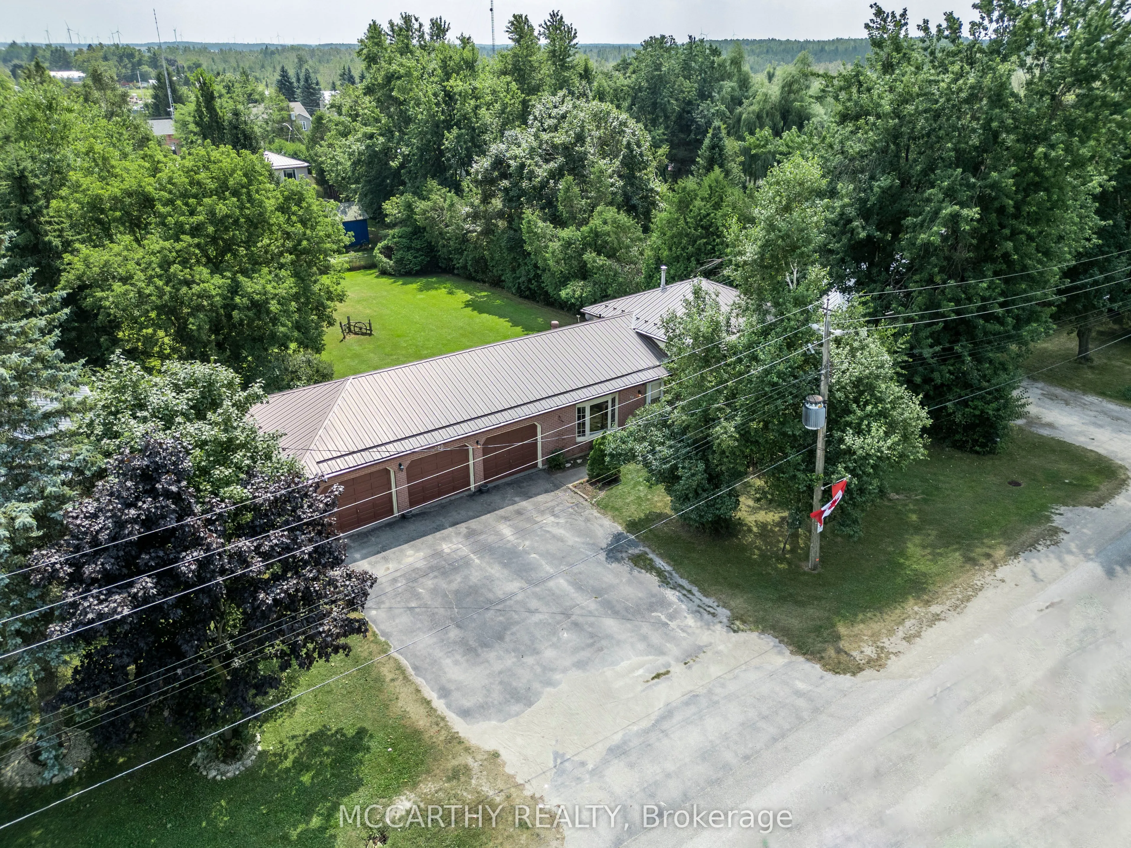 380 Main Street W