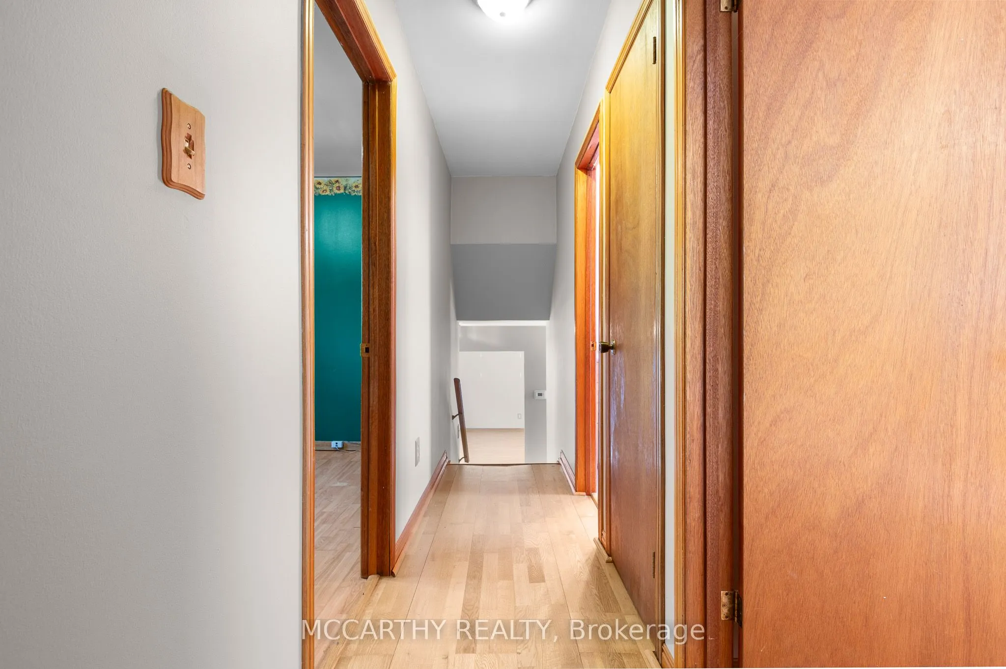 380 Main Street W