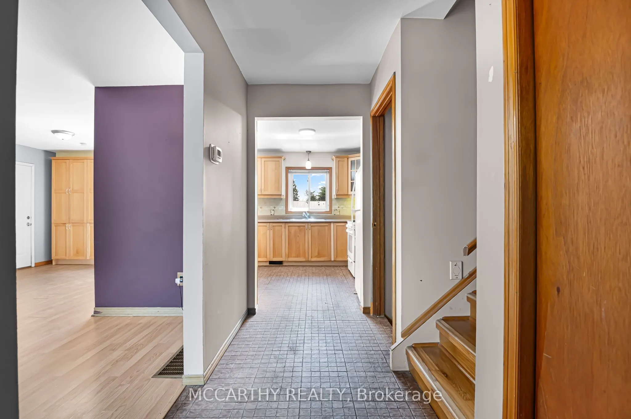 380 Main Street W