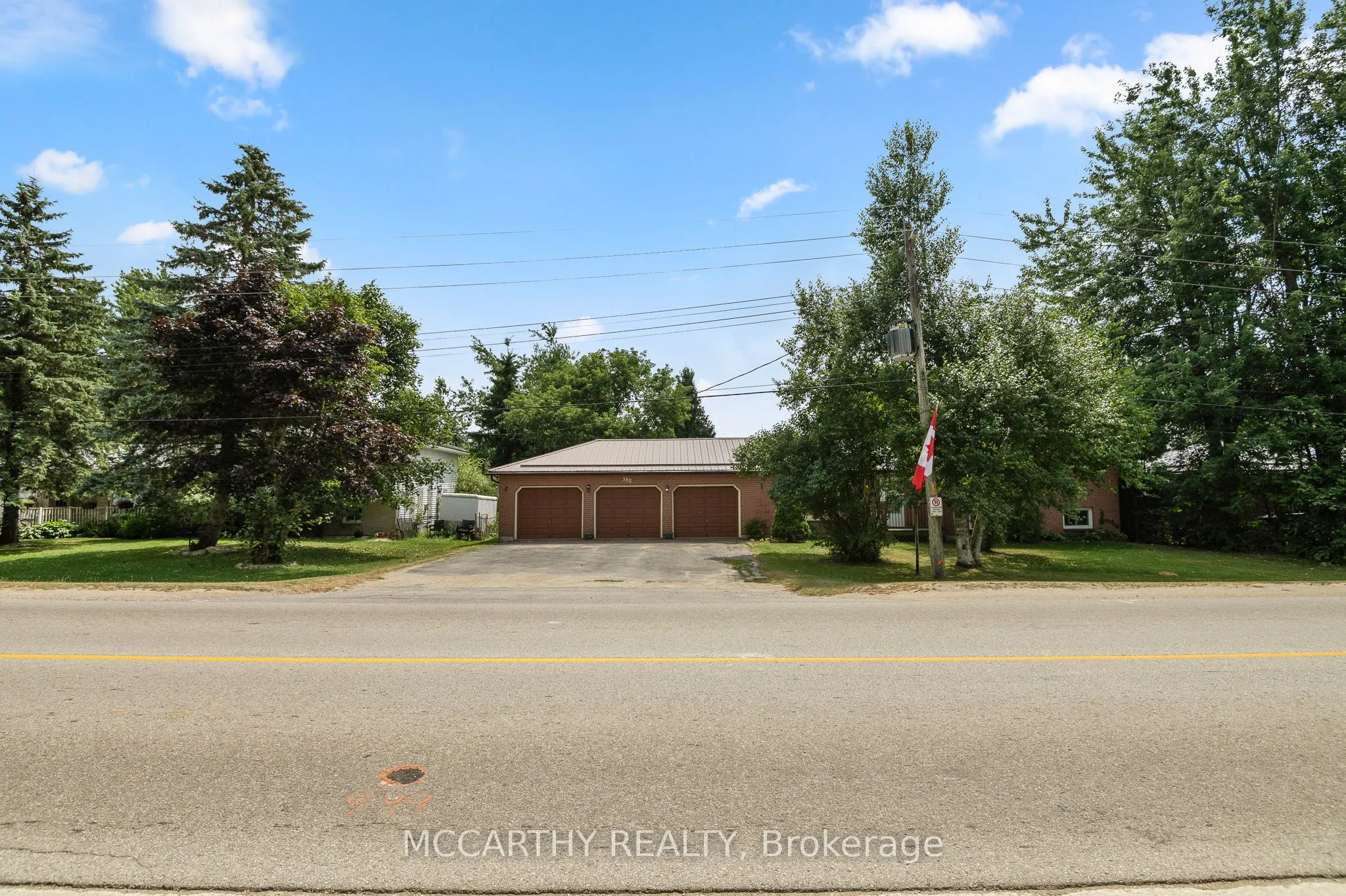 380 Main Street W
