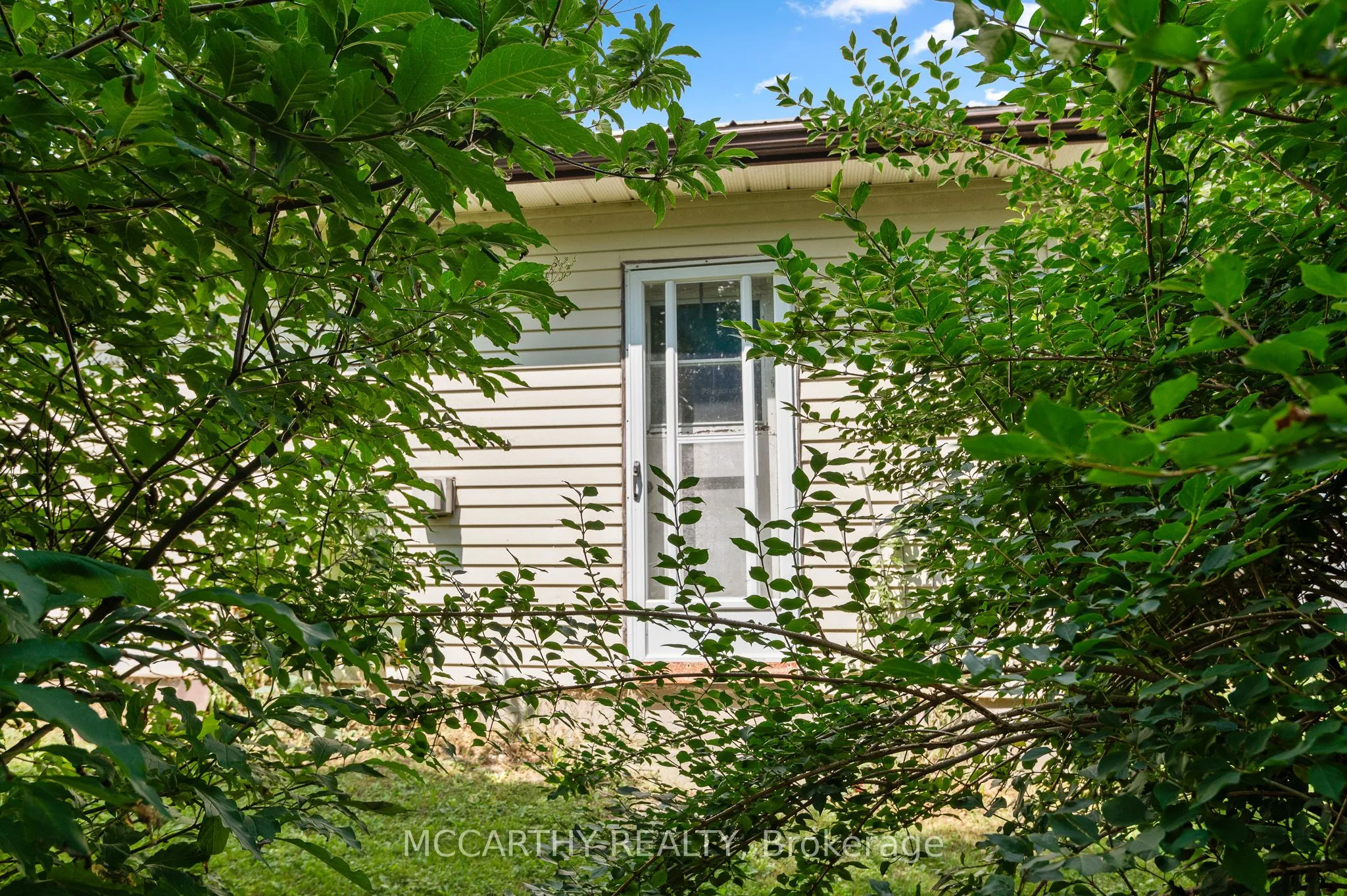 380 Main Street W