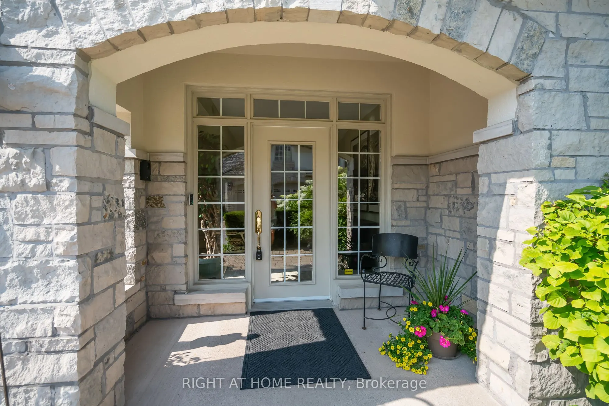 222 Ricardo Street, #10